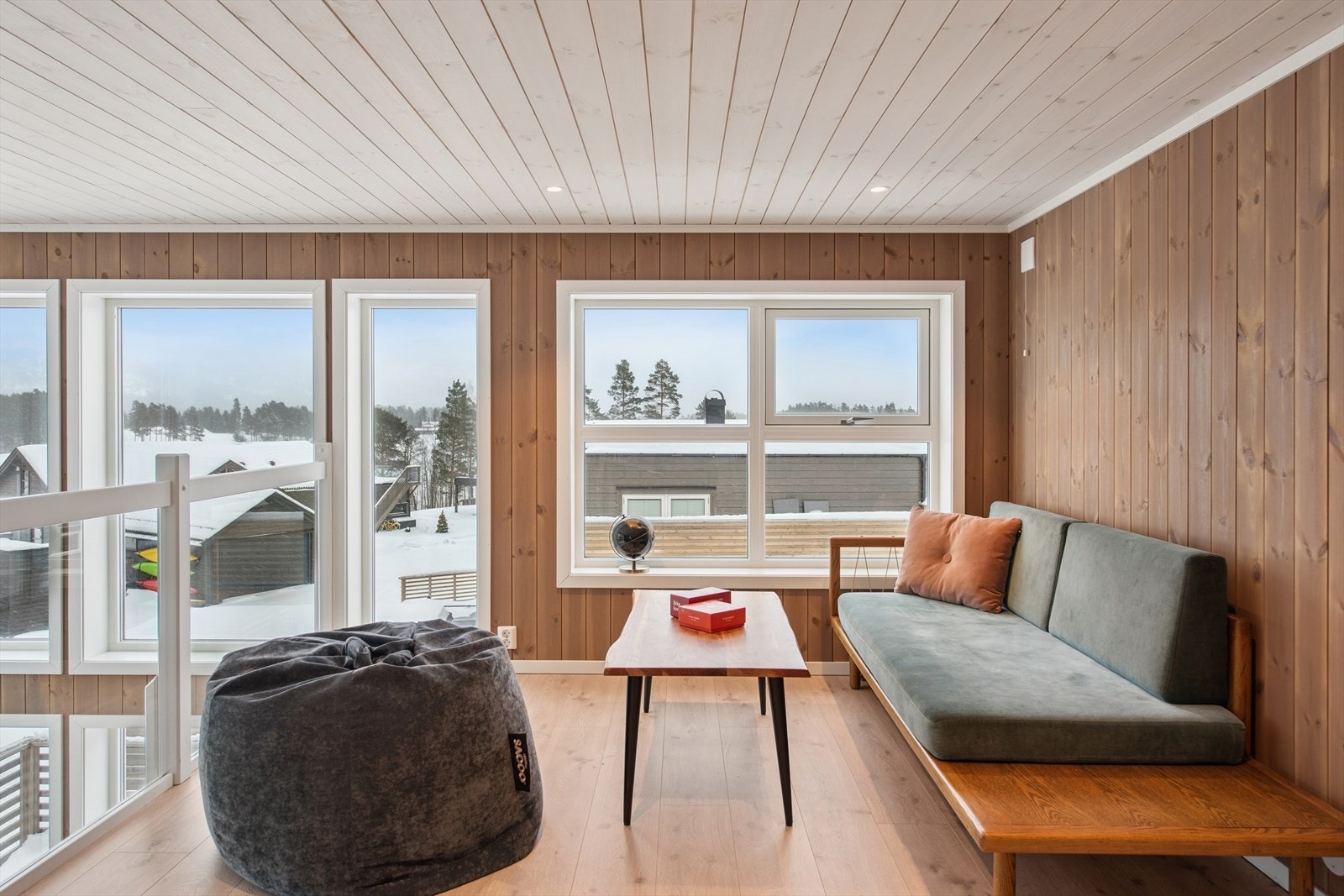 Loftstuen gir rom for egne sone for spill og lek. Galleribilde