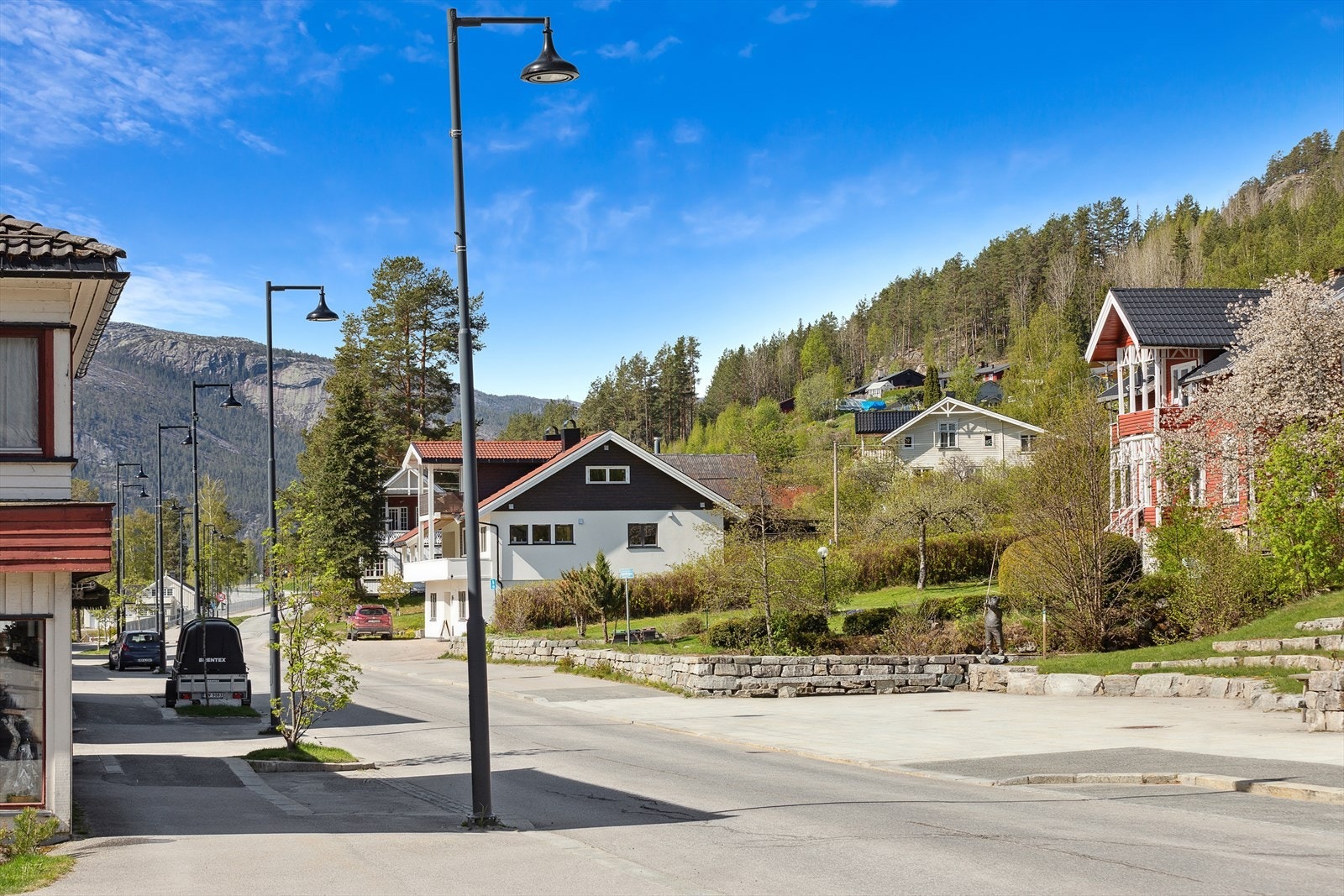 Vrådal er en helårsdestinasjon med hyggelig sentrum som kan by på golf, alpin, langrenn, turområder, båt og badeliv! Galleribilde