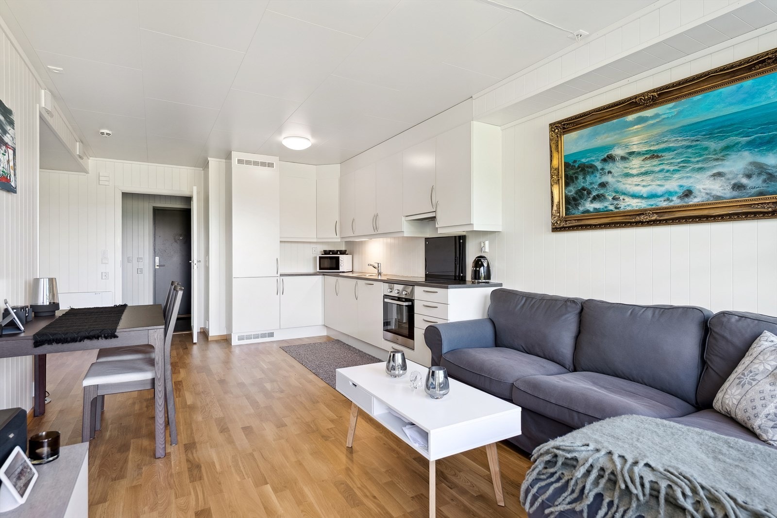 Et balansert ventilasjonsanlegg med avtrekksvarmepumpe sikrer et sunt inneklima og høy komfort. Galleribilde