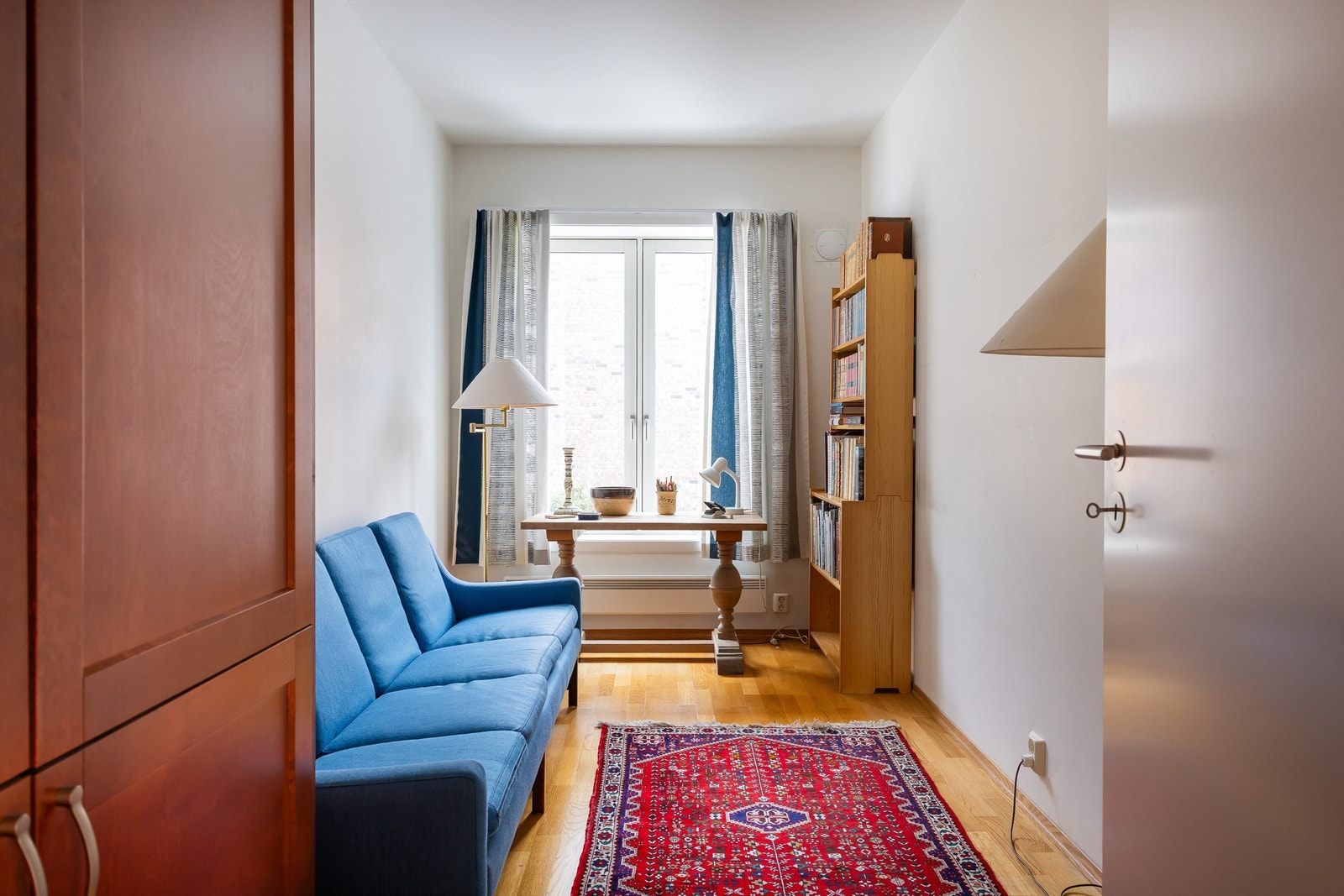 Soverom nr. 2 passer bra som enten barnerom, gjesterom eller til kontor. Galleribilde