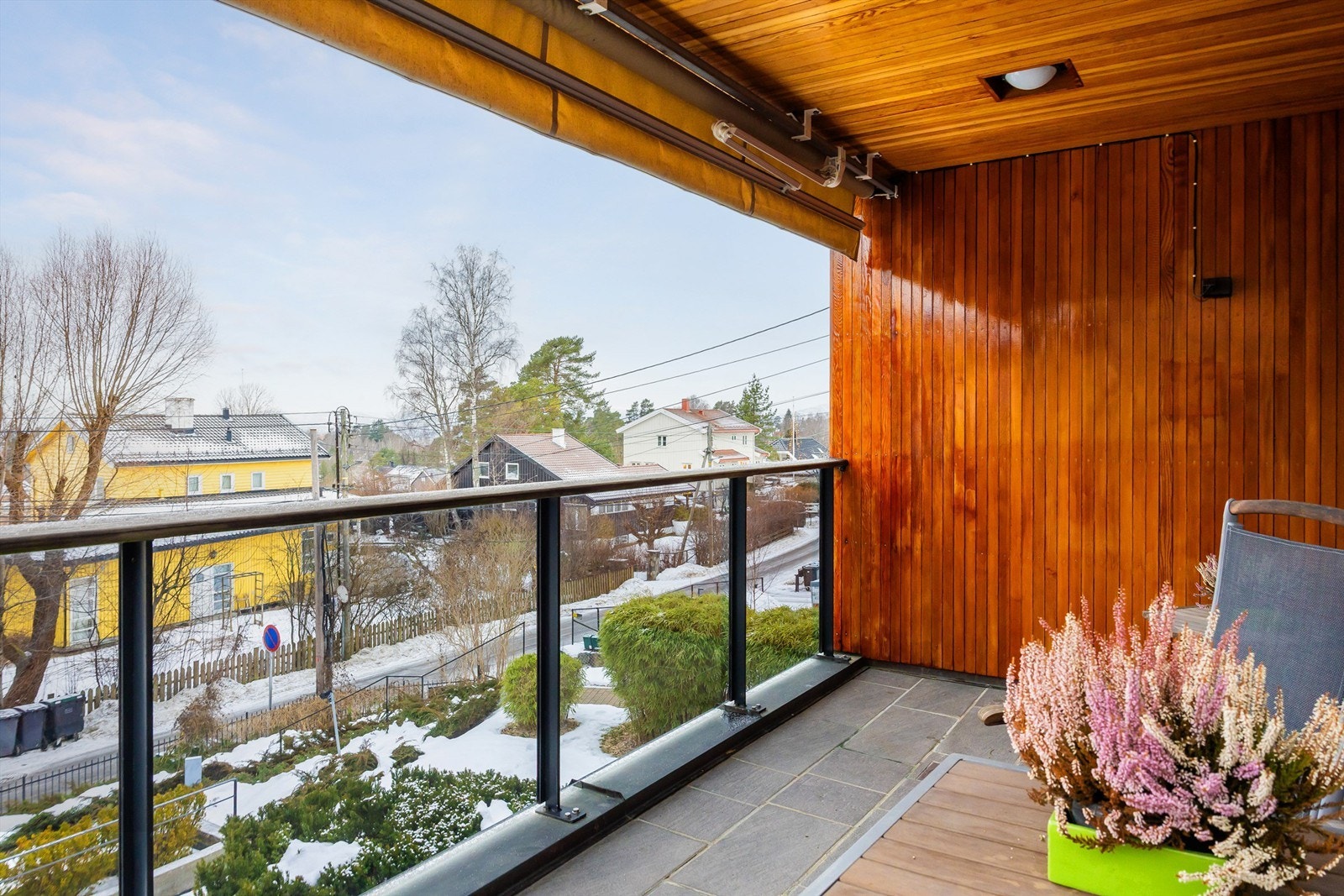 Leiligheten er gjennomgående og har gode solforhold på den vestvendte balkongen. Galleribilde