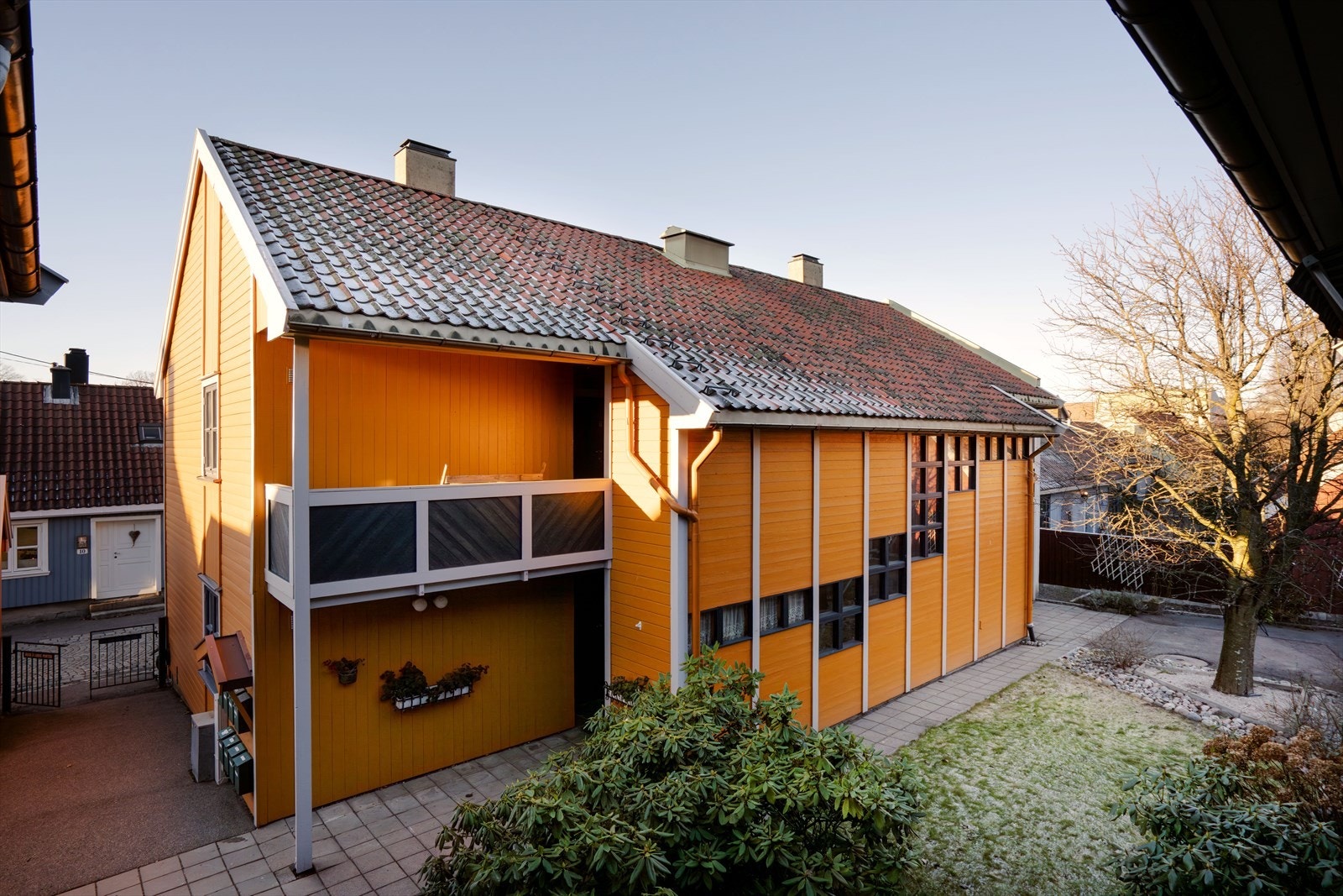 Leiligheten ligger i 2. etasje og har adkomst via svalgang. Galleribilde