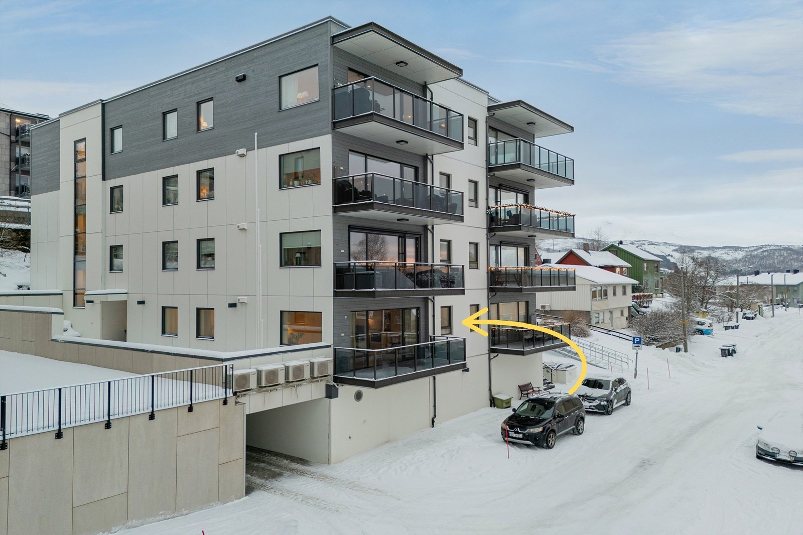 Leiligheten ligger i 2. etasje med svært sentralt beliggenhet. Galleribilde