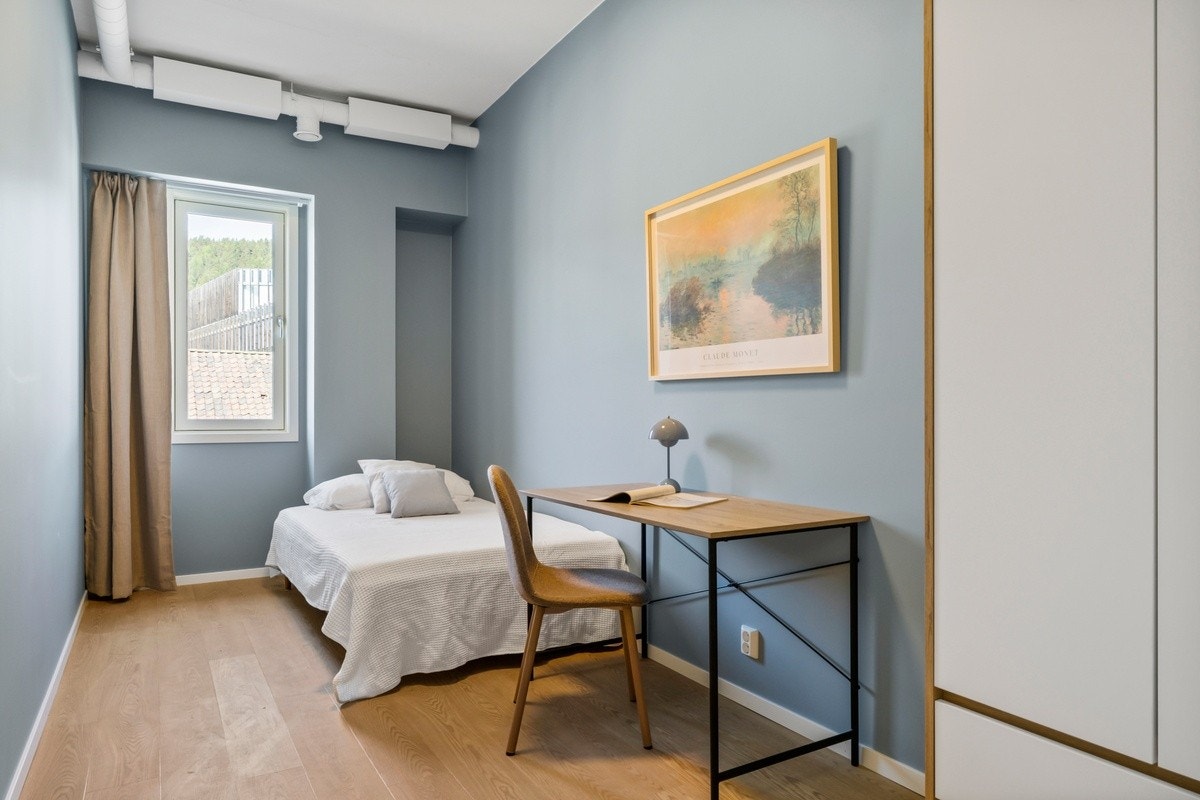 Soverom 12 m2 med utsikt til USN Galleribilde