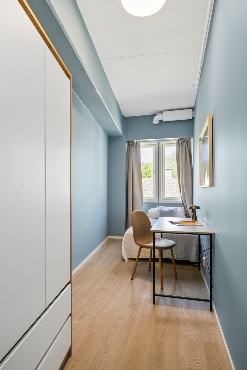 Soverom 13 m2 med utsikt til USN Galleribilde