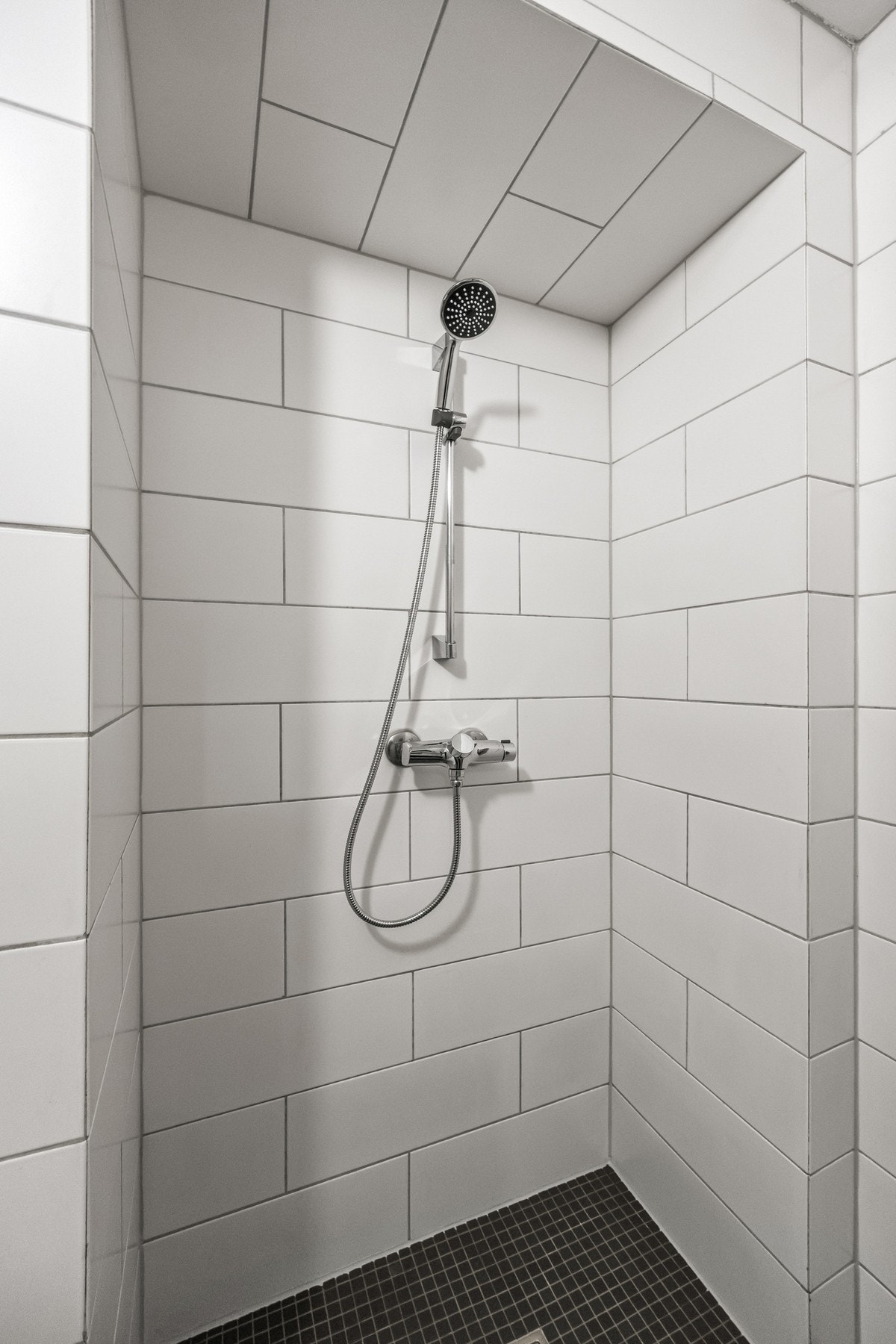 Dusj med ett-greps armatur. Galleribilde