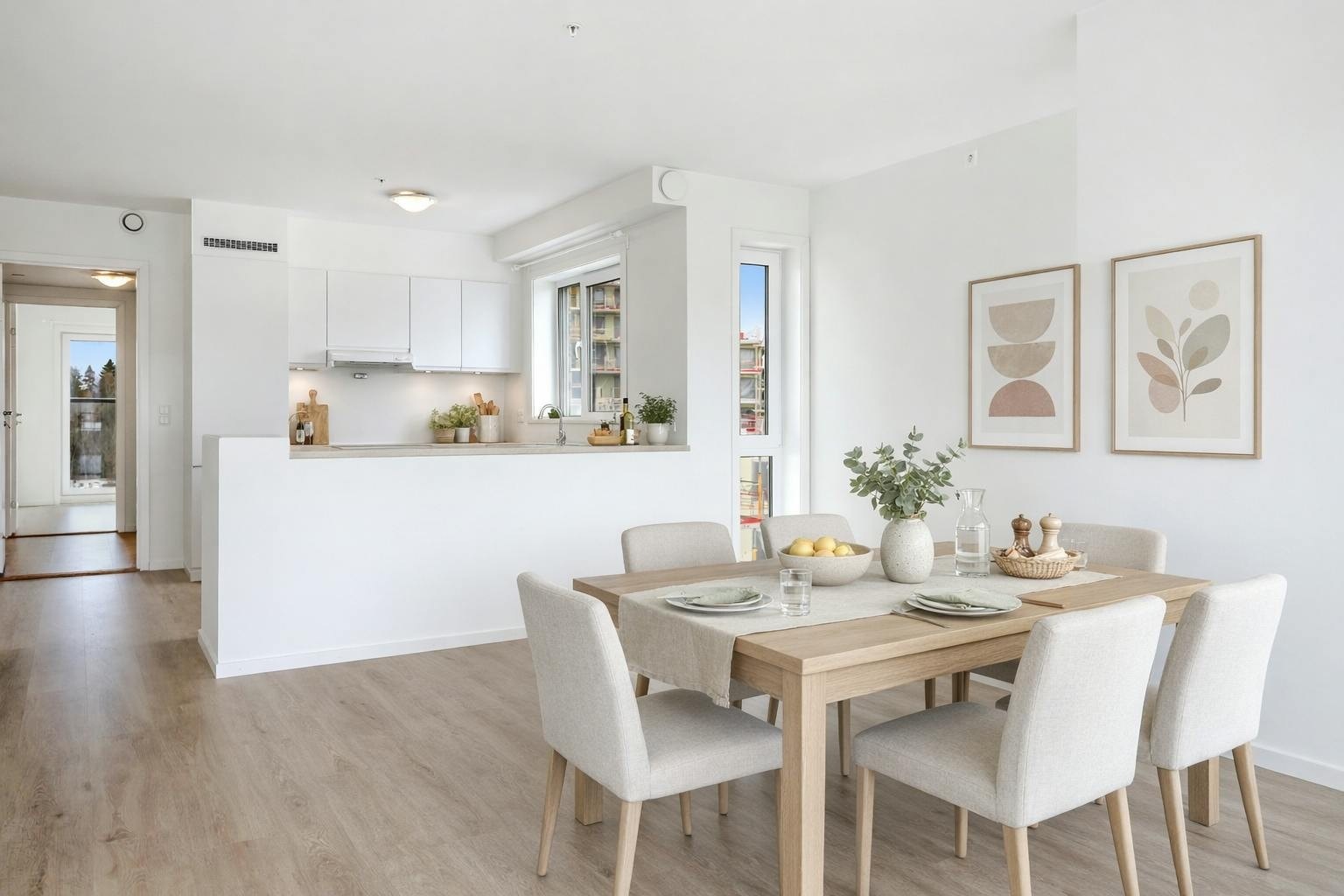 Plass til koselig spisekrok Galleribilde