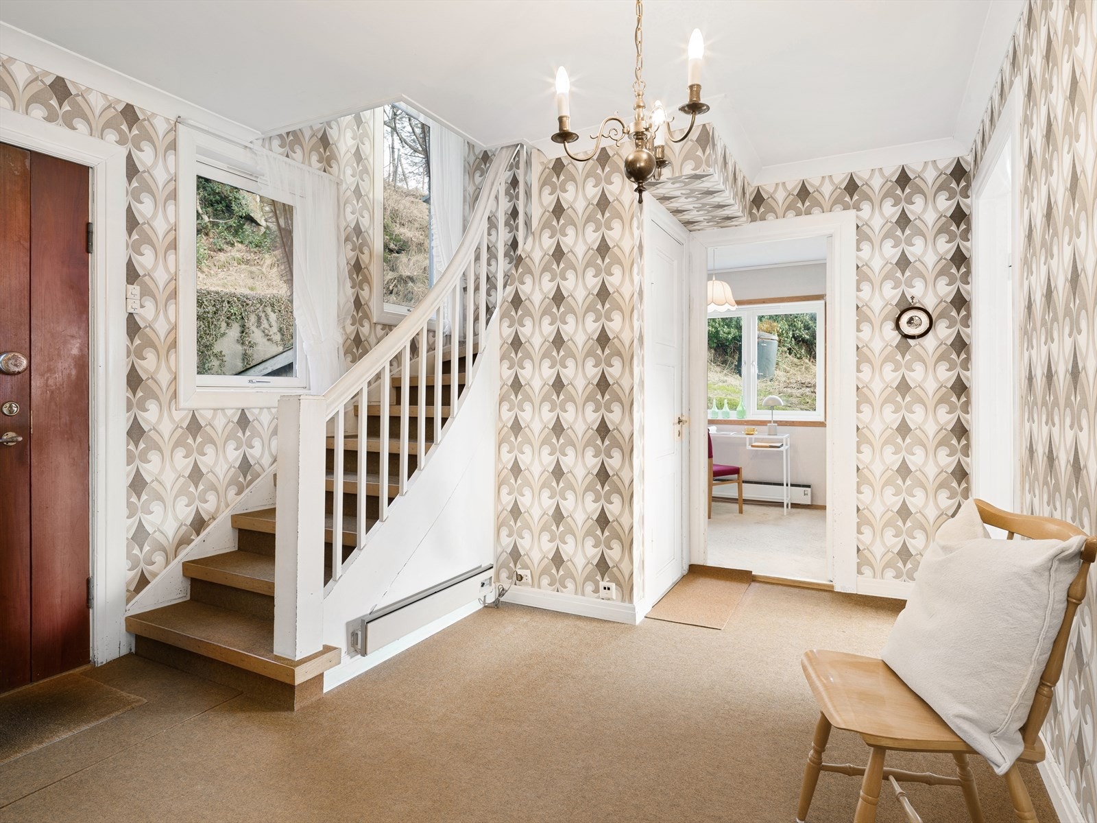 Fra gangen er det trapp opp til 2.etg Galleribilde