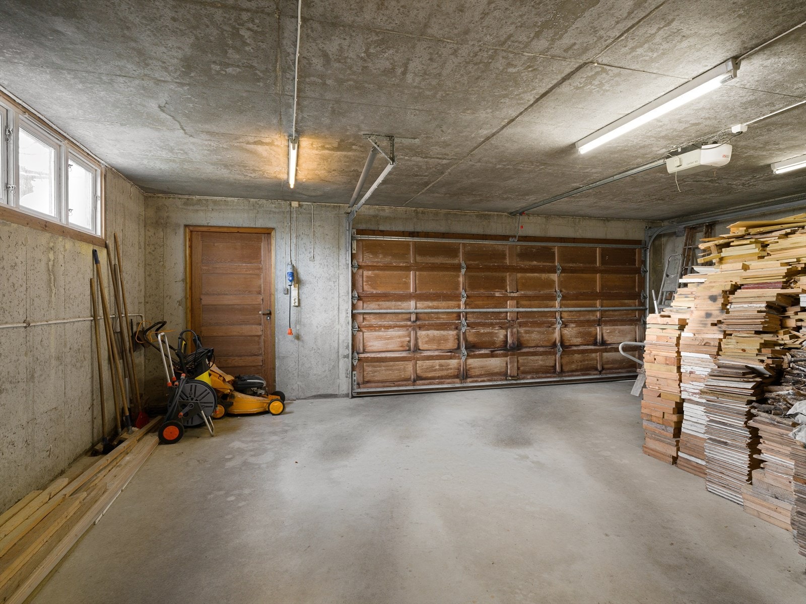 Stor garasje Galleribilde