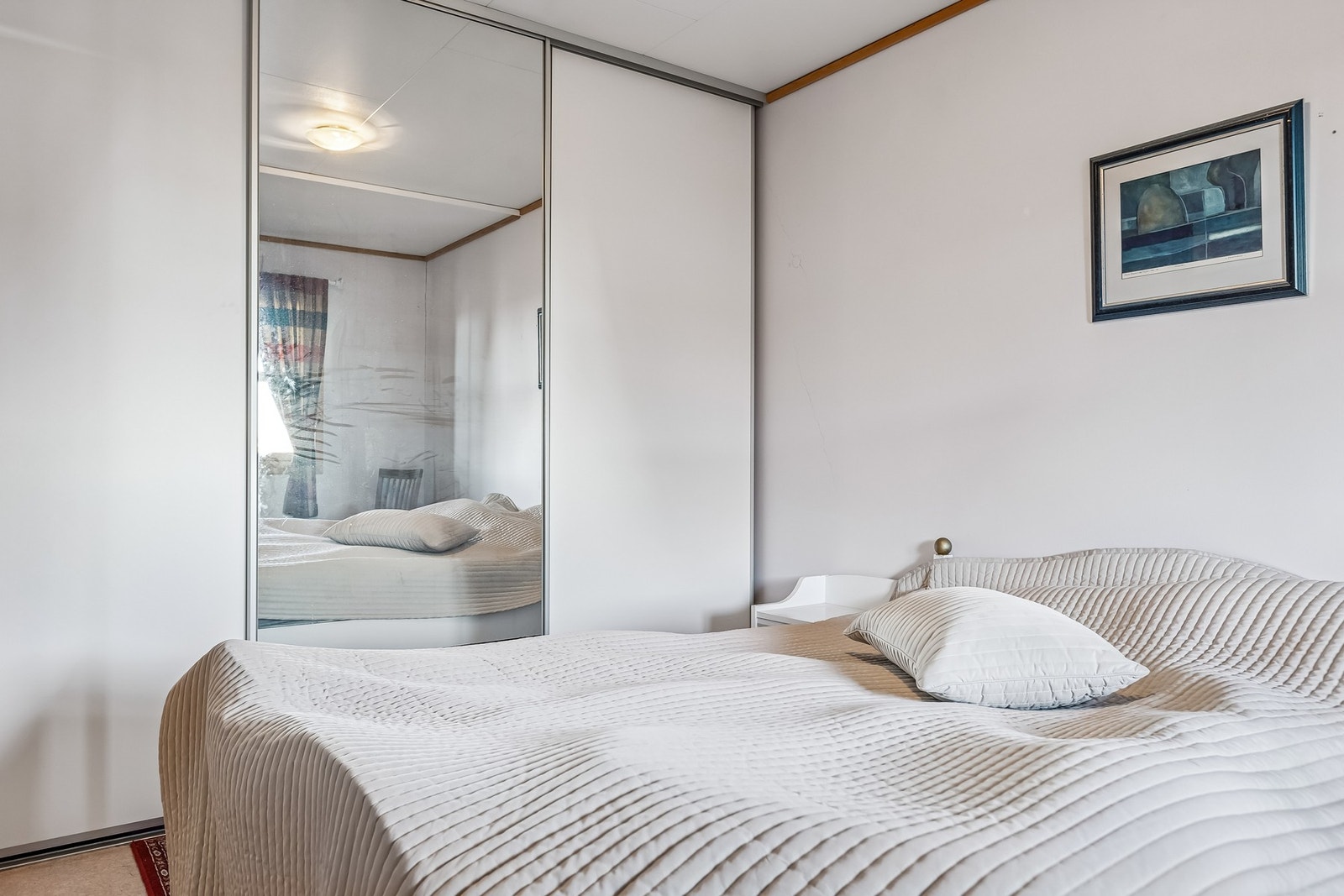 Gode muligheter for skap- og oppbevaringsløsninger. Galleribilde