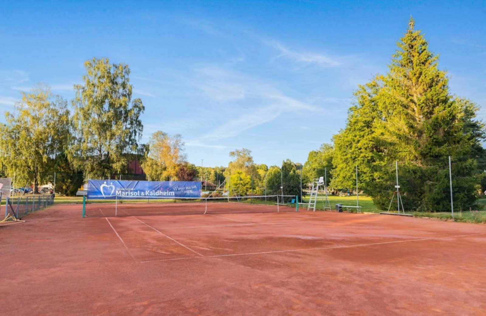Tennisbane like ved Ishall og svømmehall i Bugården Galleribilde