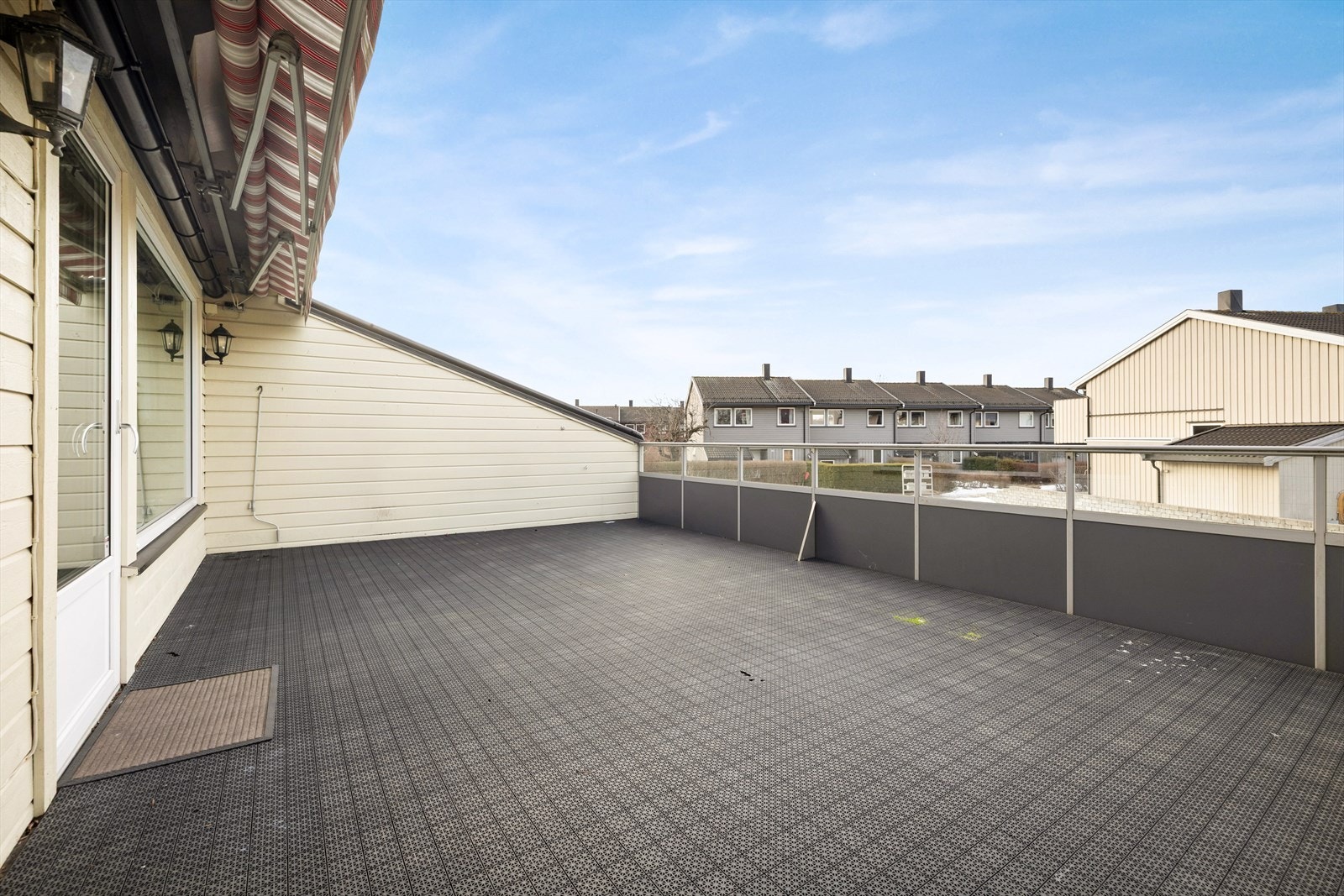 Terrassen er på hele 29 m². Galleribilde