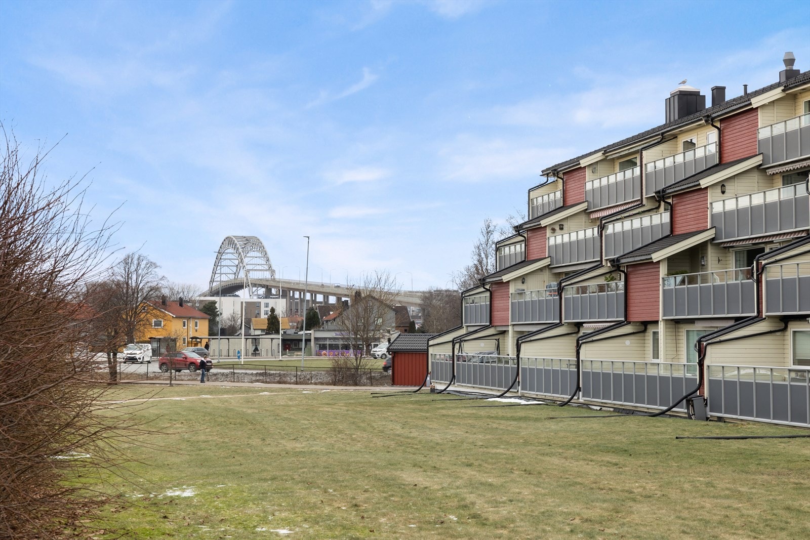 Terrassene gir utsikt mot nærområdet og har enkel tilgang til felles uteområde. Galleribilde