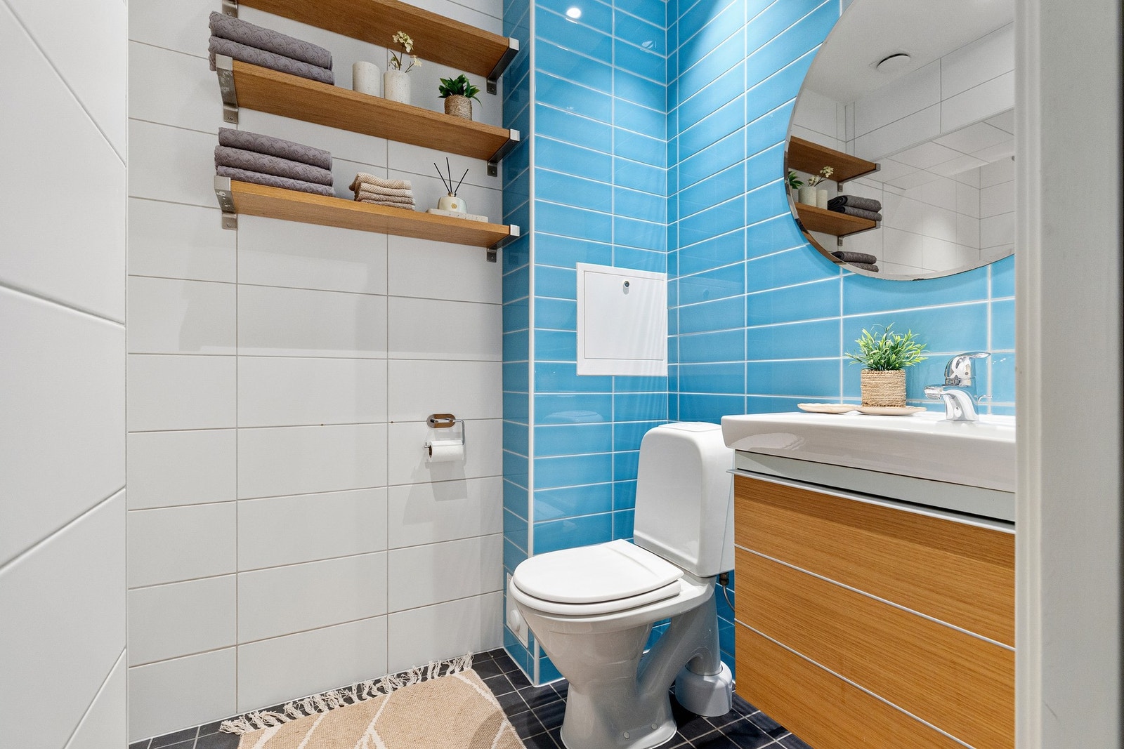 Flislagt baderom med varmekabler i gulvene. Galleribilde