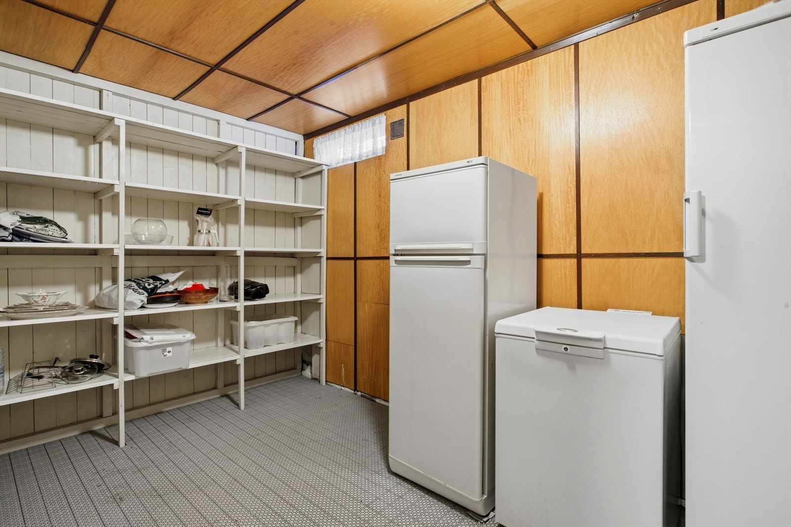 En av bodene gir ekstra kapasitet for matlagring. Galleribilde