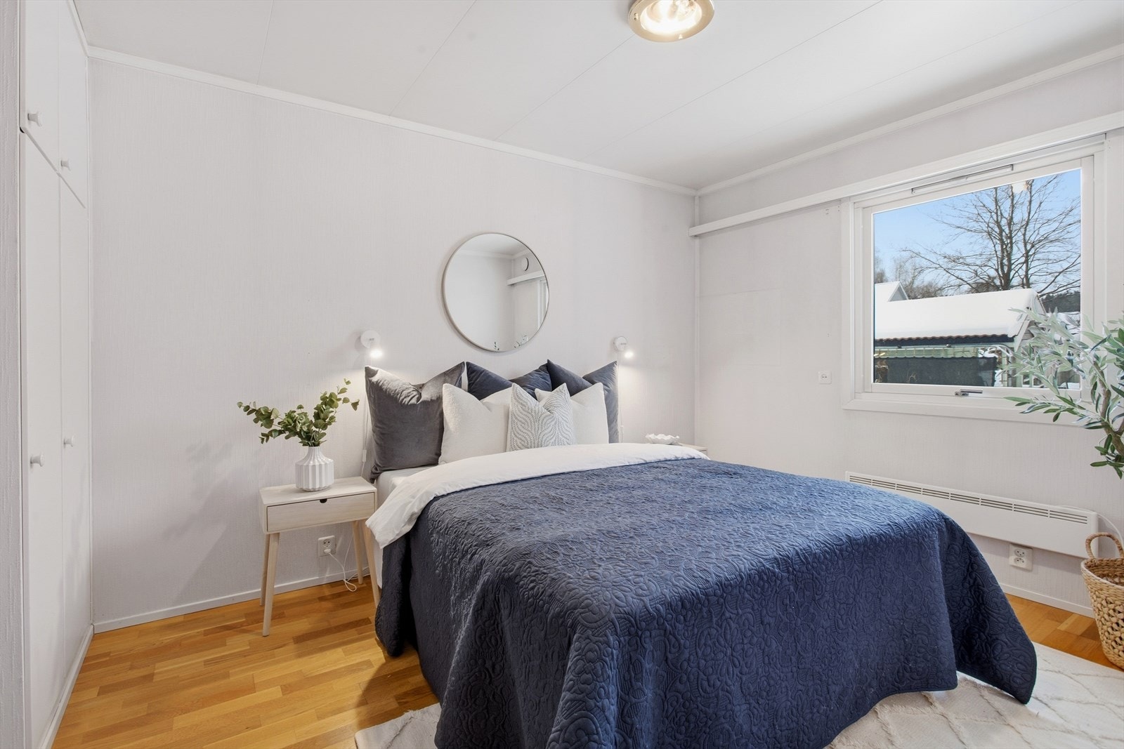 Hovedsoverommet har god plass til dobbeltseng og garderobeløsning. Galleribilde