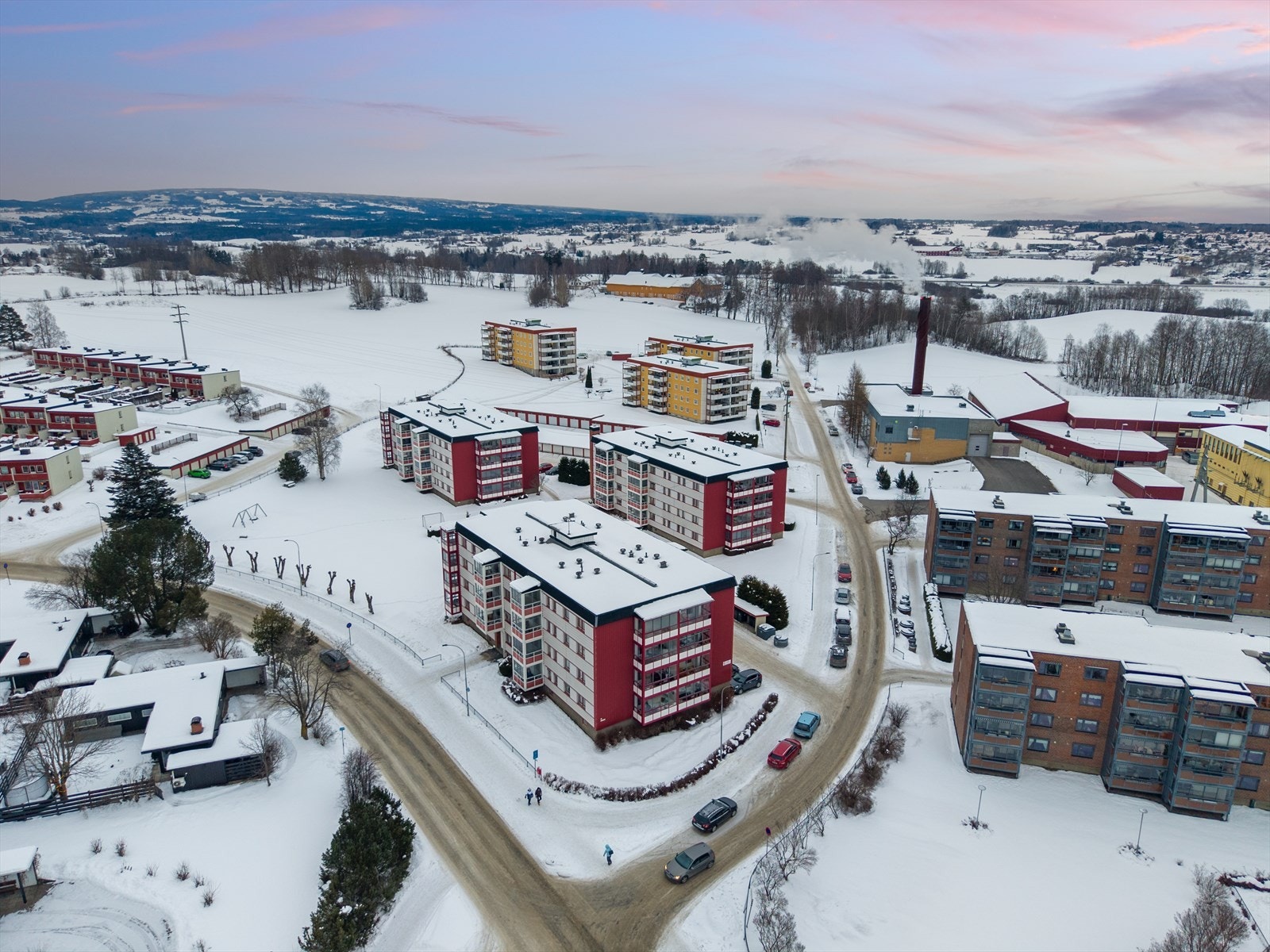 Som andelseier i borettslaget er det mulig å leie garasjeplass etter venteliste. Galleribilde
