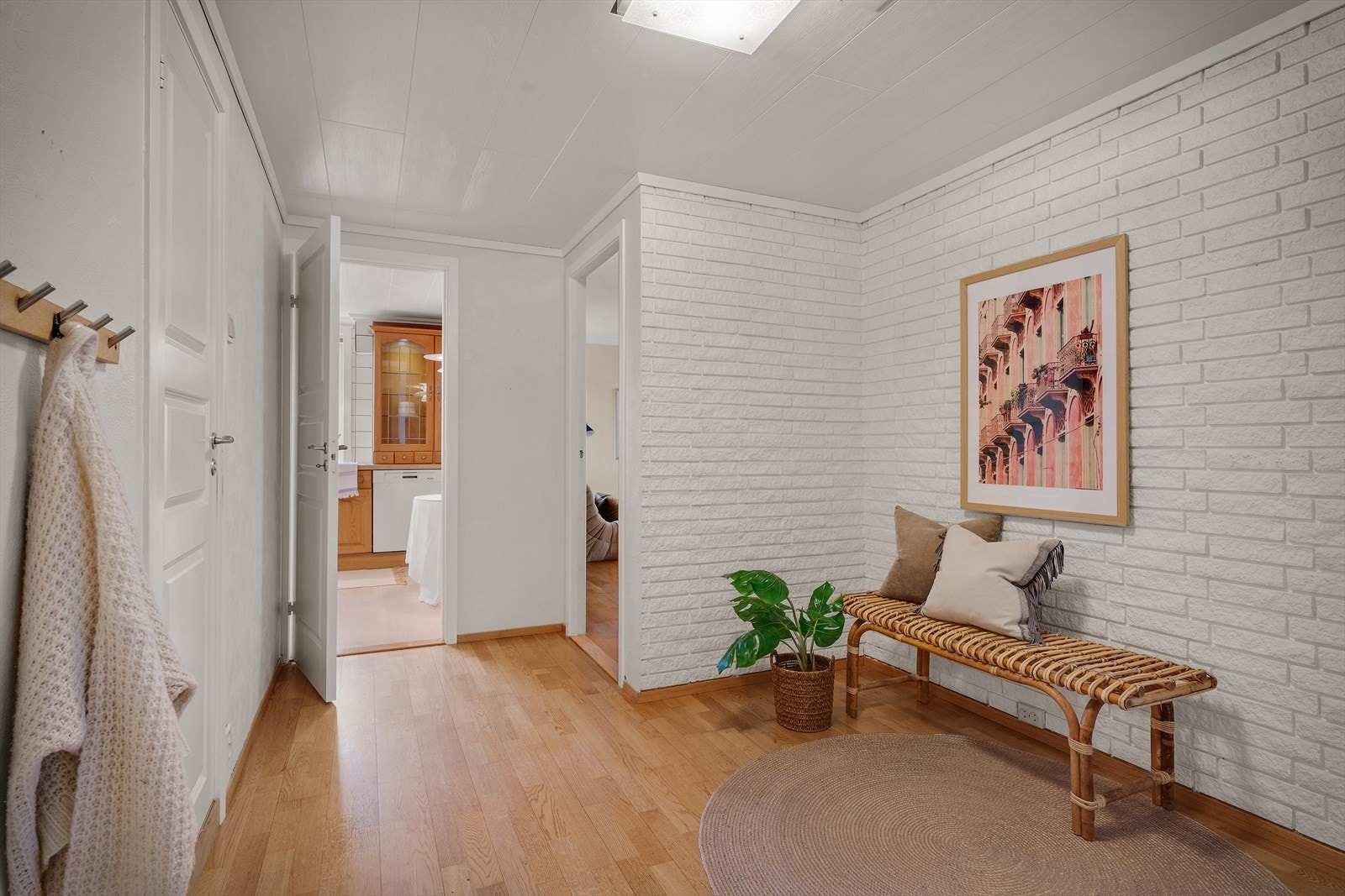 - Romslig gang med gode møbleringsmuligheter - Galleribilde