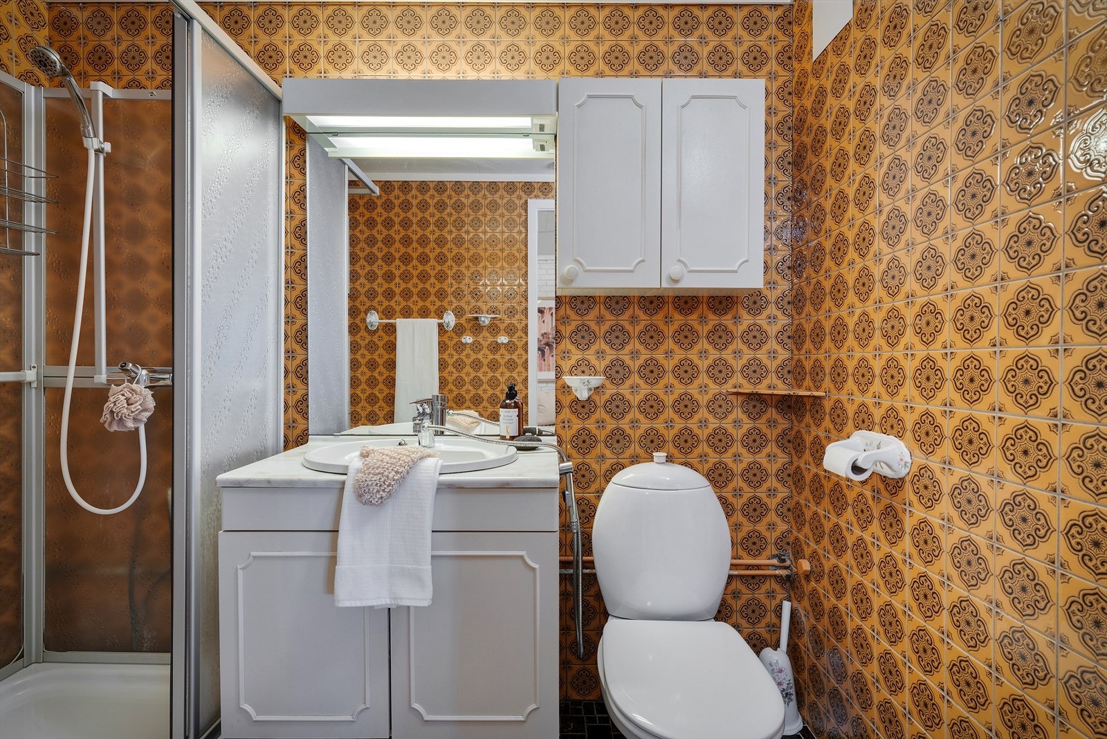 - Badet måler 3,9 m² - Galleribilde