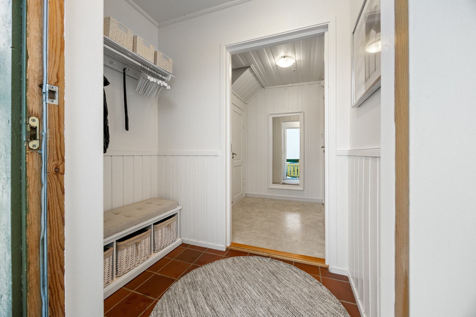 Entré - ca 2 kvm Galleribilde