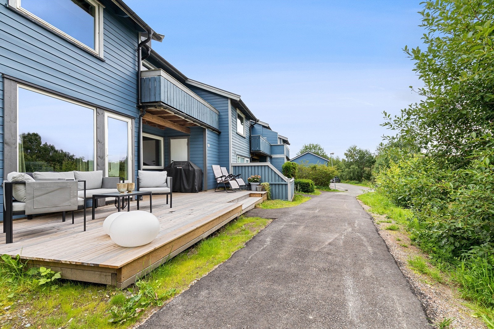 Asfaltert adkomst Galleribilde