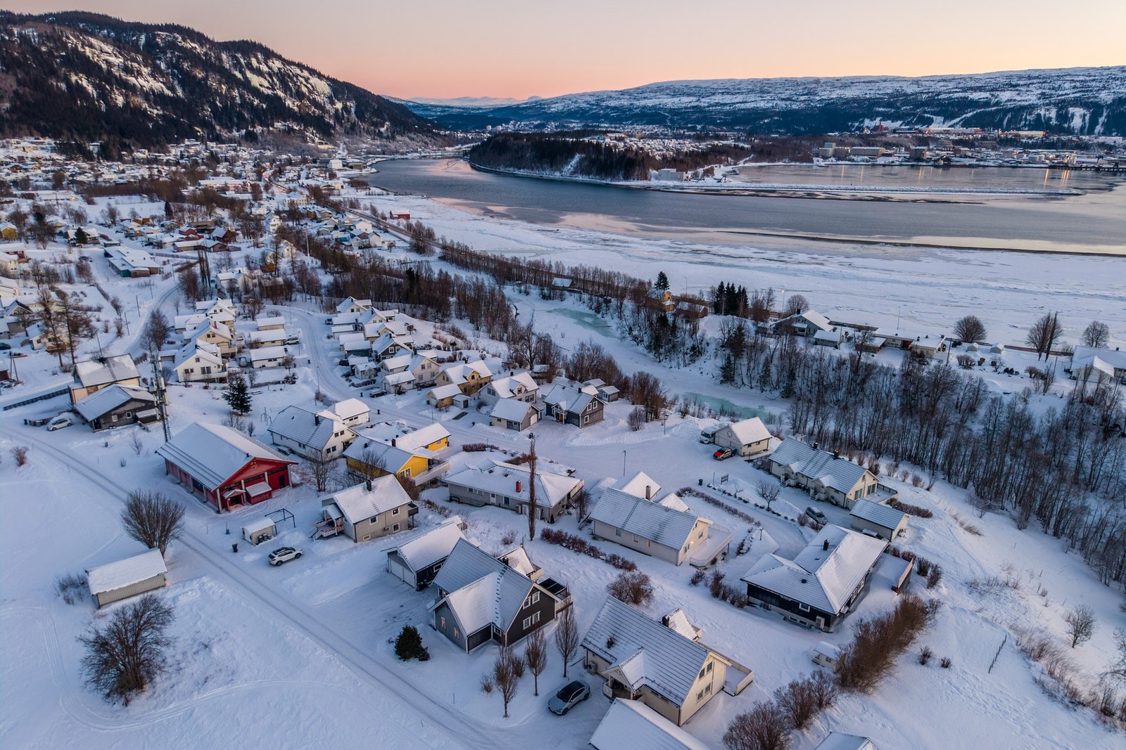 EIE ønsker velkommen til en hyggelig visning! Galleribilde