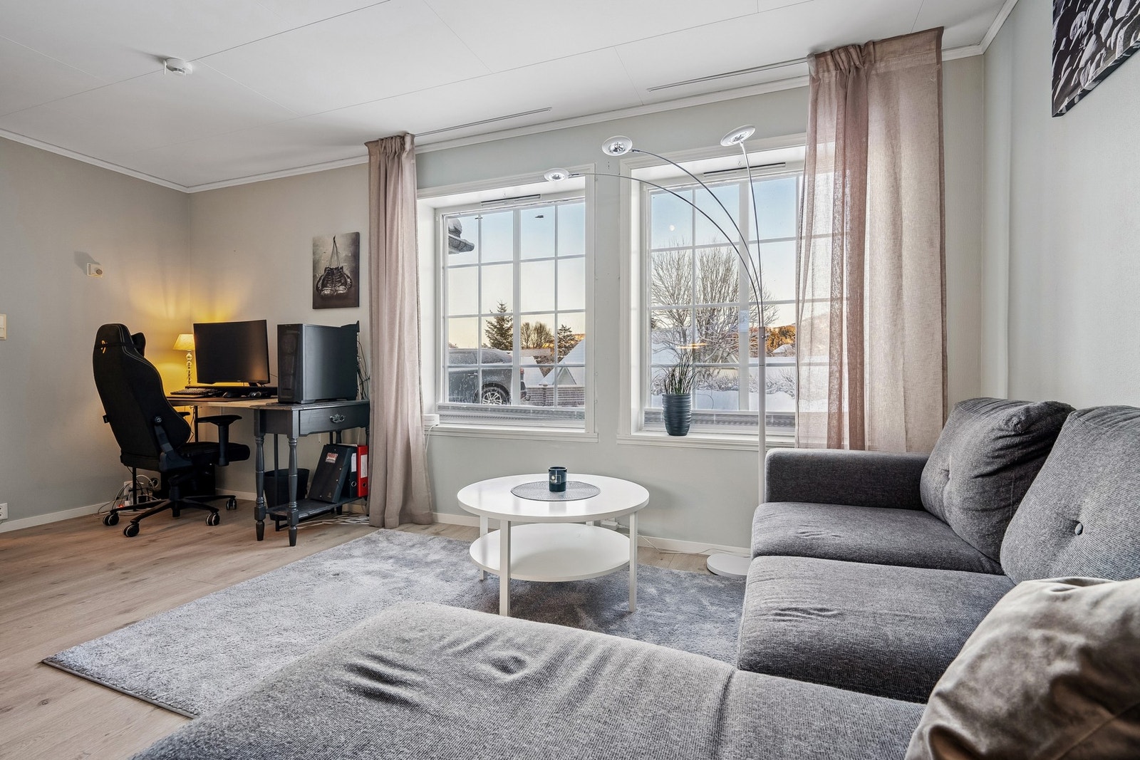 Store vindusflater. Galleribilde