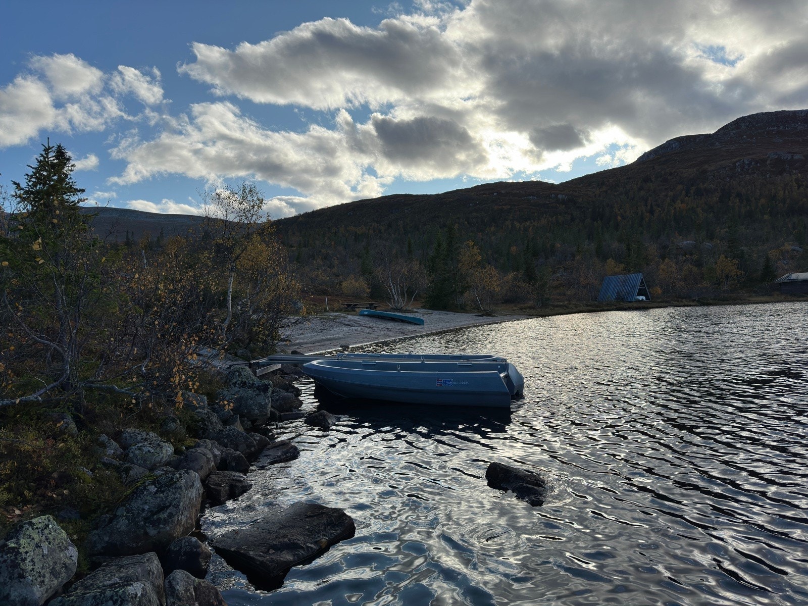 Muligheter for lån av robåter/kanoer ved Fyrisjø. Galleribilde