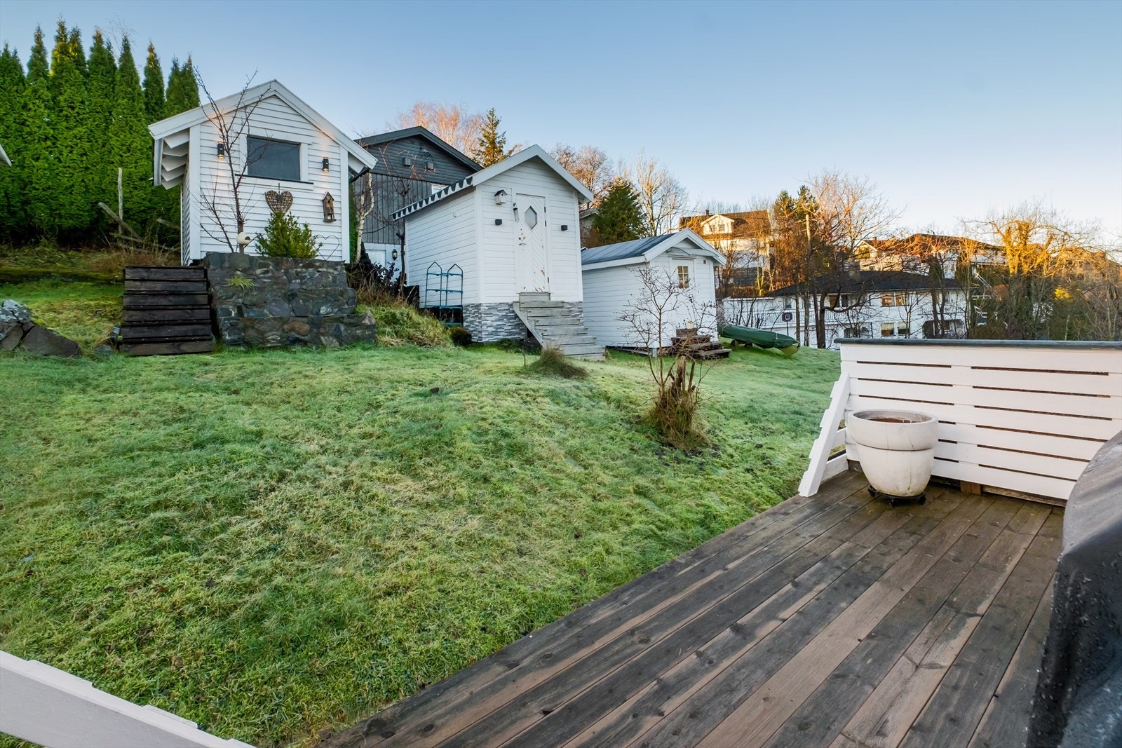 Privat bod i hagen medfølger. Her er det god plass til diverse oppbevaring Galleribilde