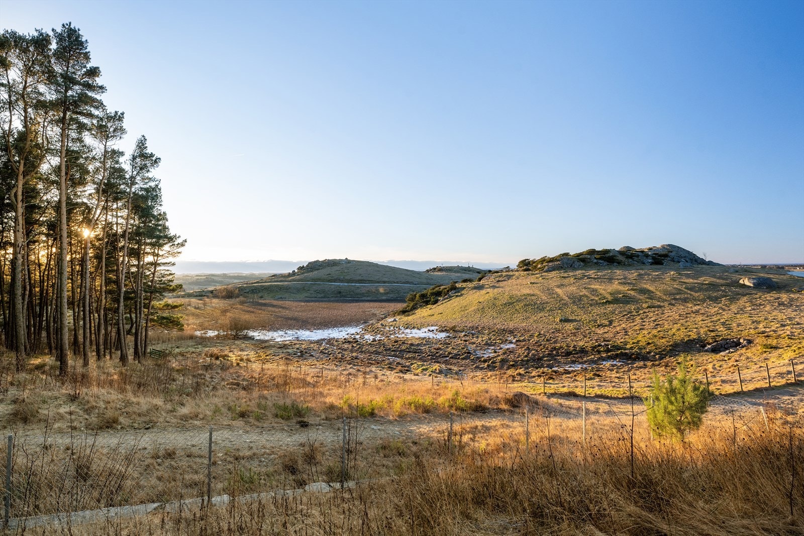 Området kjennetegnes av sin naturskjønne beliggenhet med nærhet til flere flotte turomgivelser Galleribilde