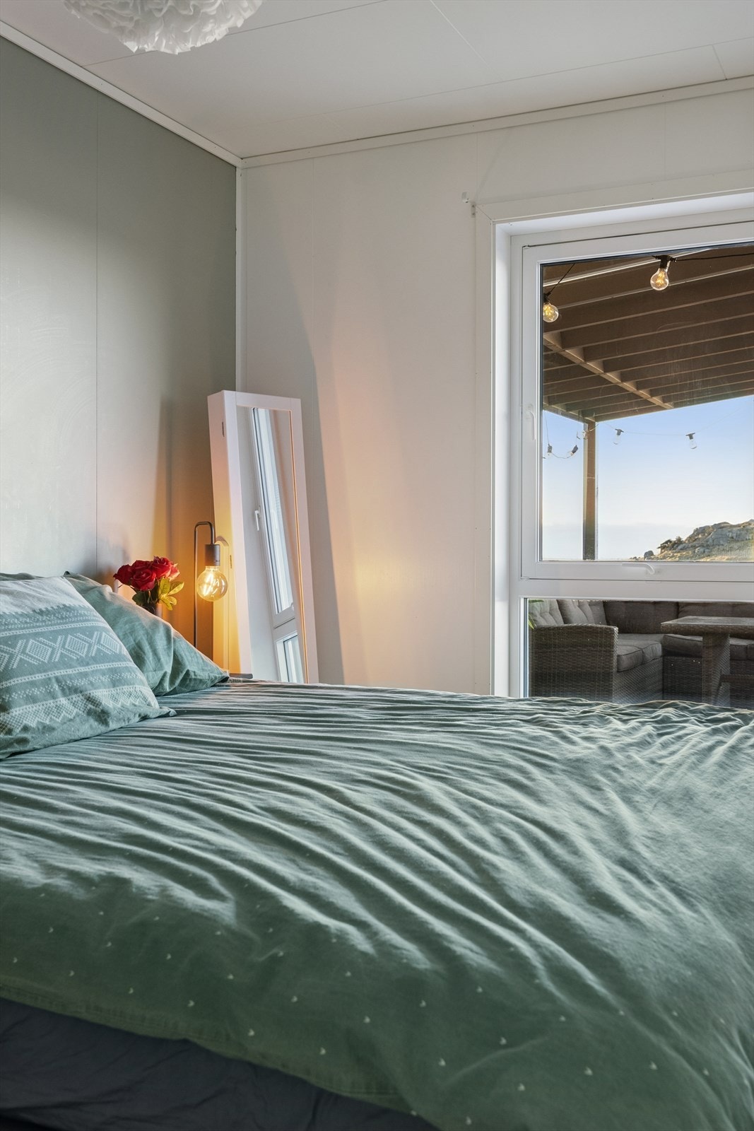 Boligen har 3 gode soverom, hvorav et i 1. etasje og 2 i boligens underetasje Galleribilde