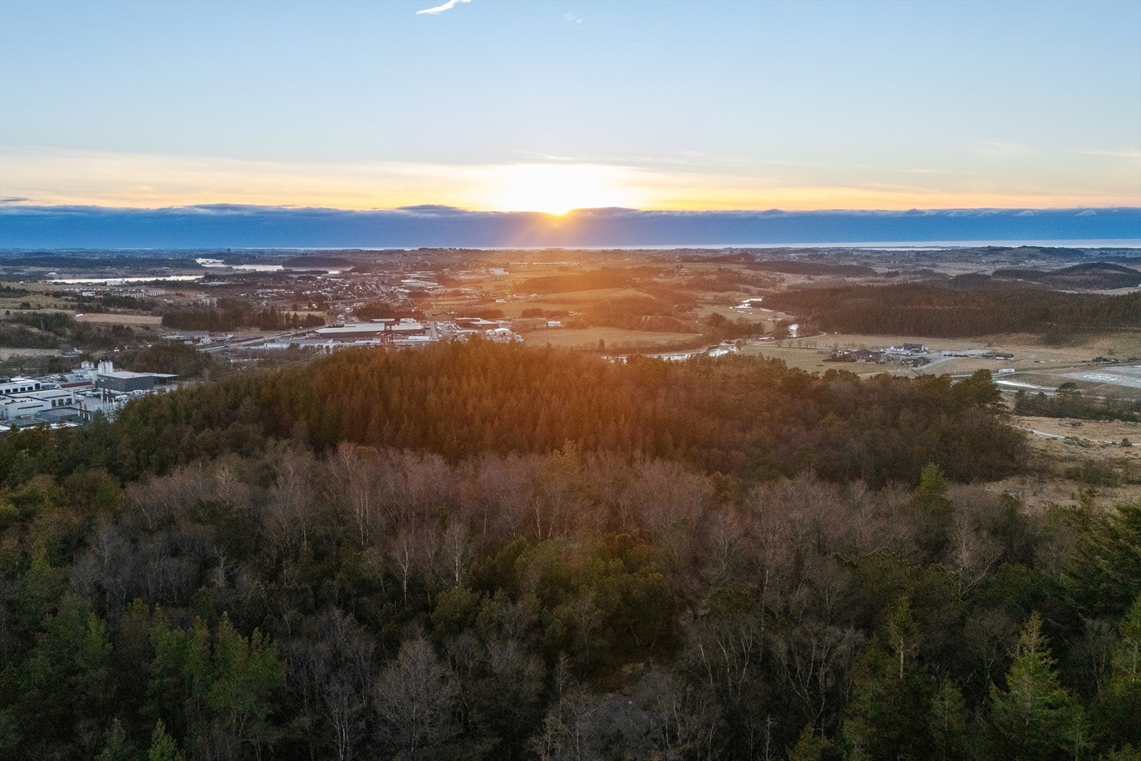 Området kjennetegnes av sin naturskjønne beliggenhet med nærhet til flere flotte turomgivelser Galleribilde