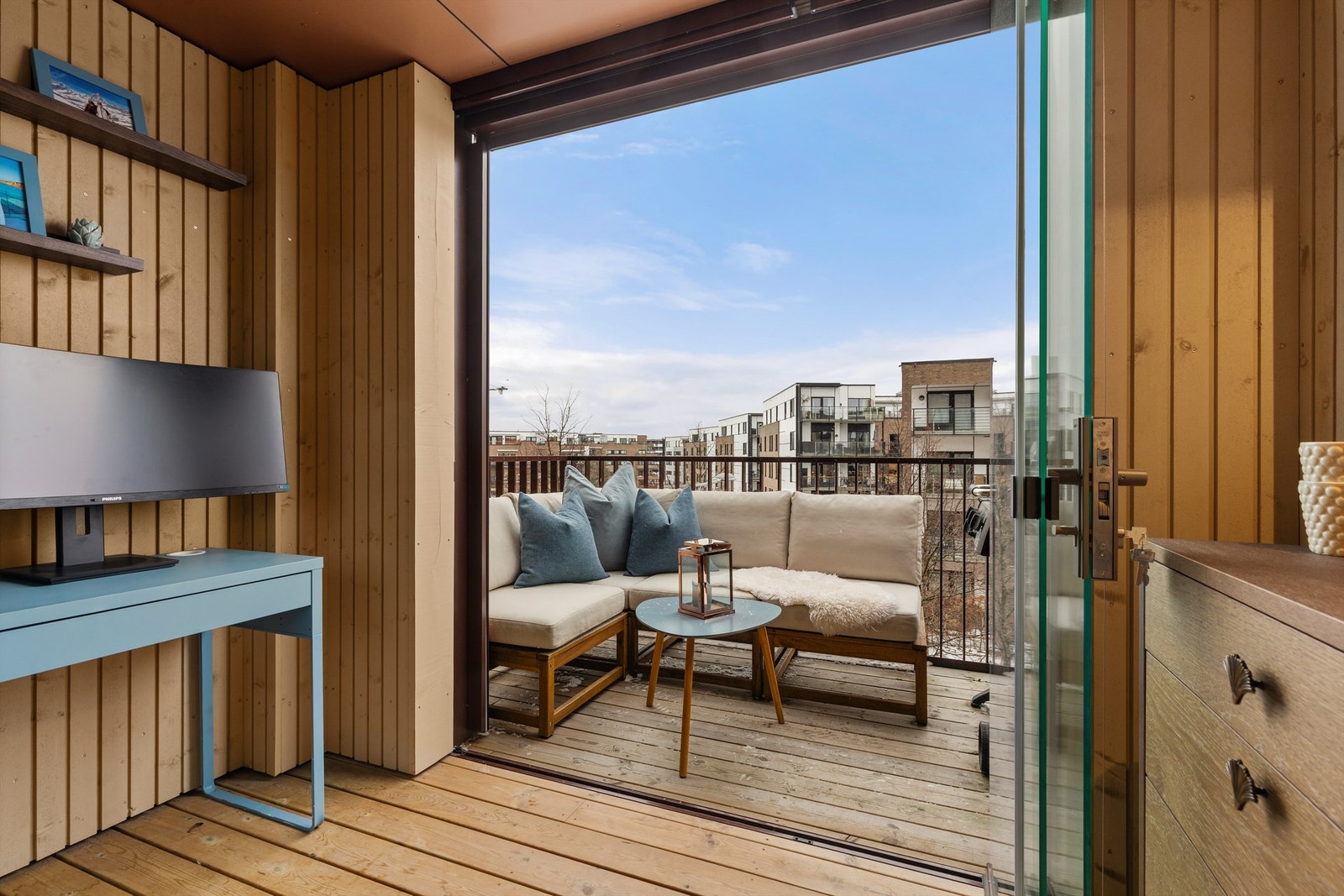 En herlig og innholdsrik 2-roms med god planløsning, høy standard og en hyggelig, solrik balkong. Galleribilde