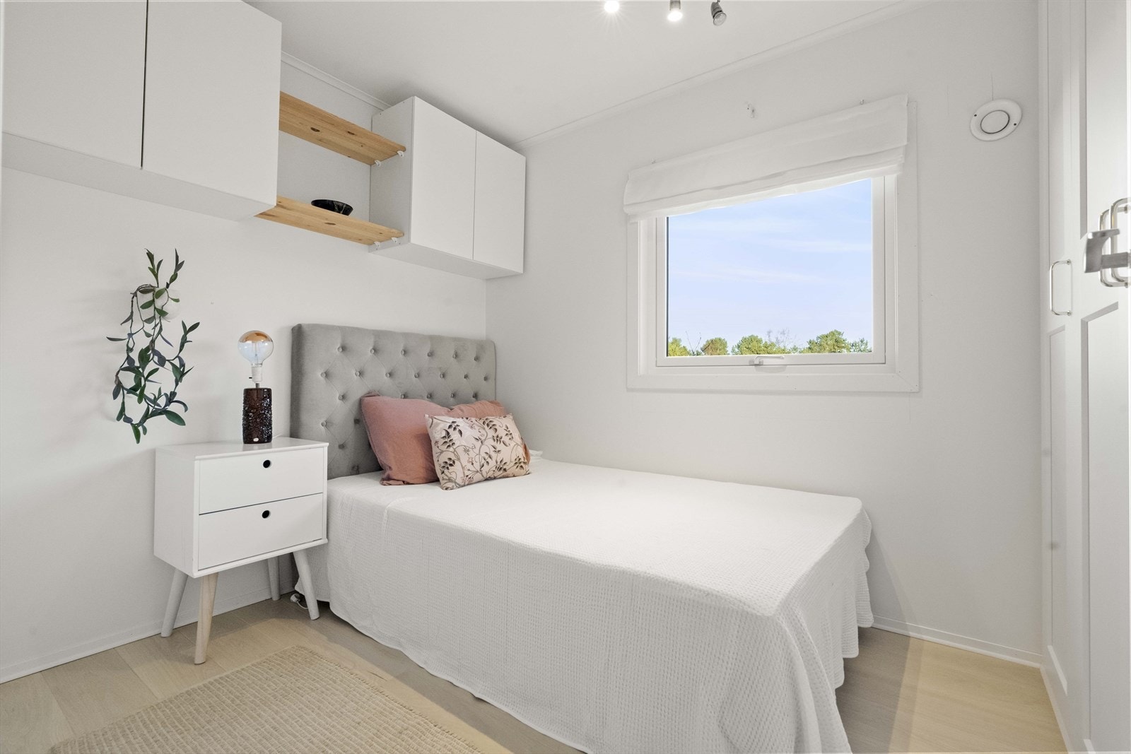 Soverom nr. 3 har også plass til dobbeltseng og har garderobeskap Galleribilde