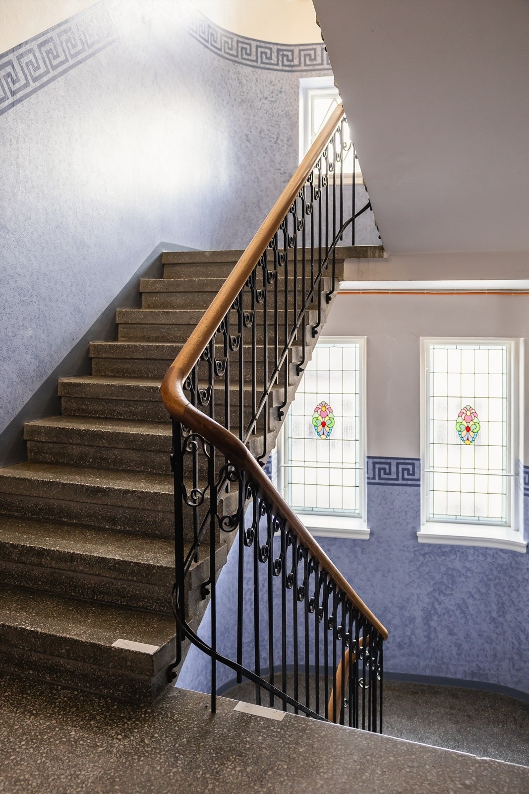 Bygården er velholdt med klassiske detaljer. TOBB har samarbeidsavtale med TrøndelagKraft om levering av strøm til beboere. Galleribilde