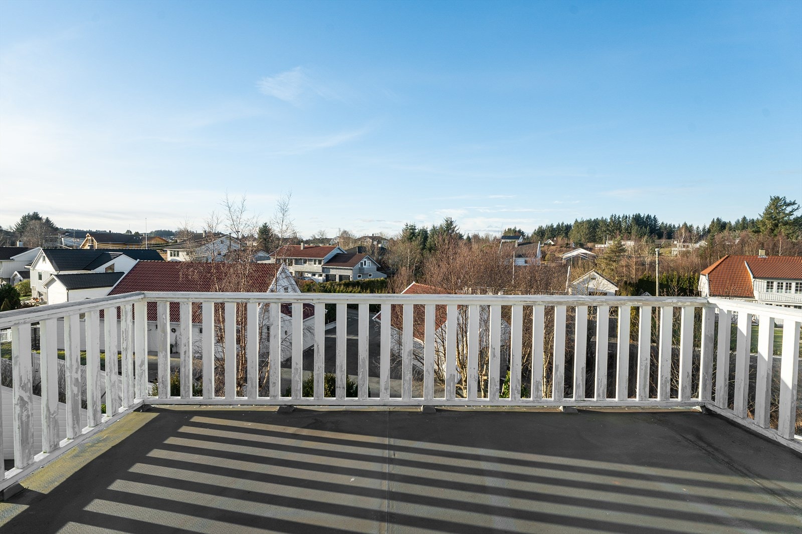 Soverom nr. 2 har utgang til herlig takterrasse med gode solforhold Galleribilde