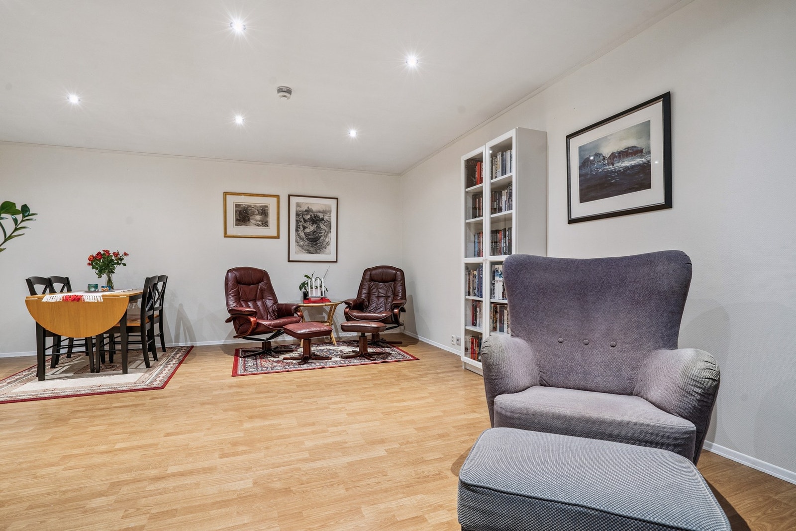 Oppvarming via elektriske panelovner. Galleribilde