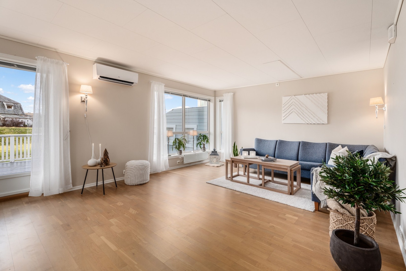 Dersom oppsatt visningstidspunkt ikke passer, ta kontakt for avklaring av privatvisning. Galleribilde