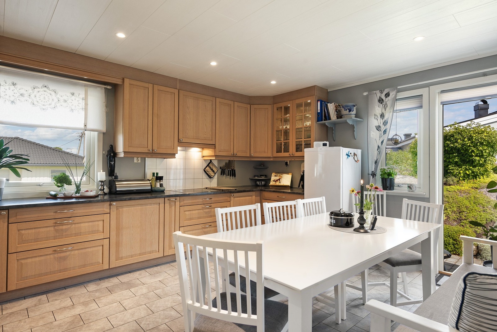 Her kan du plukke grønnsaker rett fra hagen og ta med inn på kjøkkenet Galleribilde