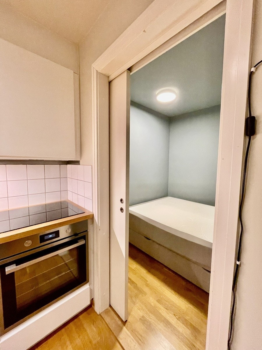 Skyvedør fra kjøkken til soverom Galleribilde