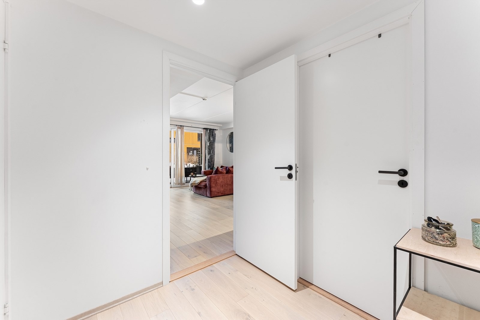 Gang med adkomst til bod. Galleribilde