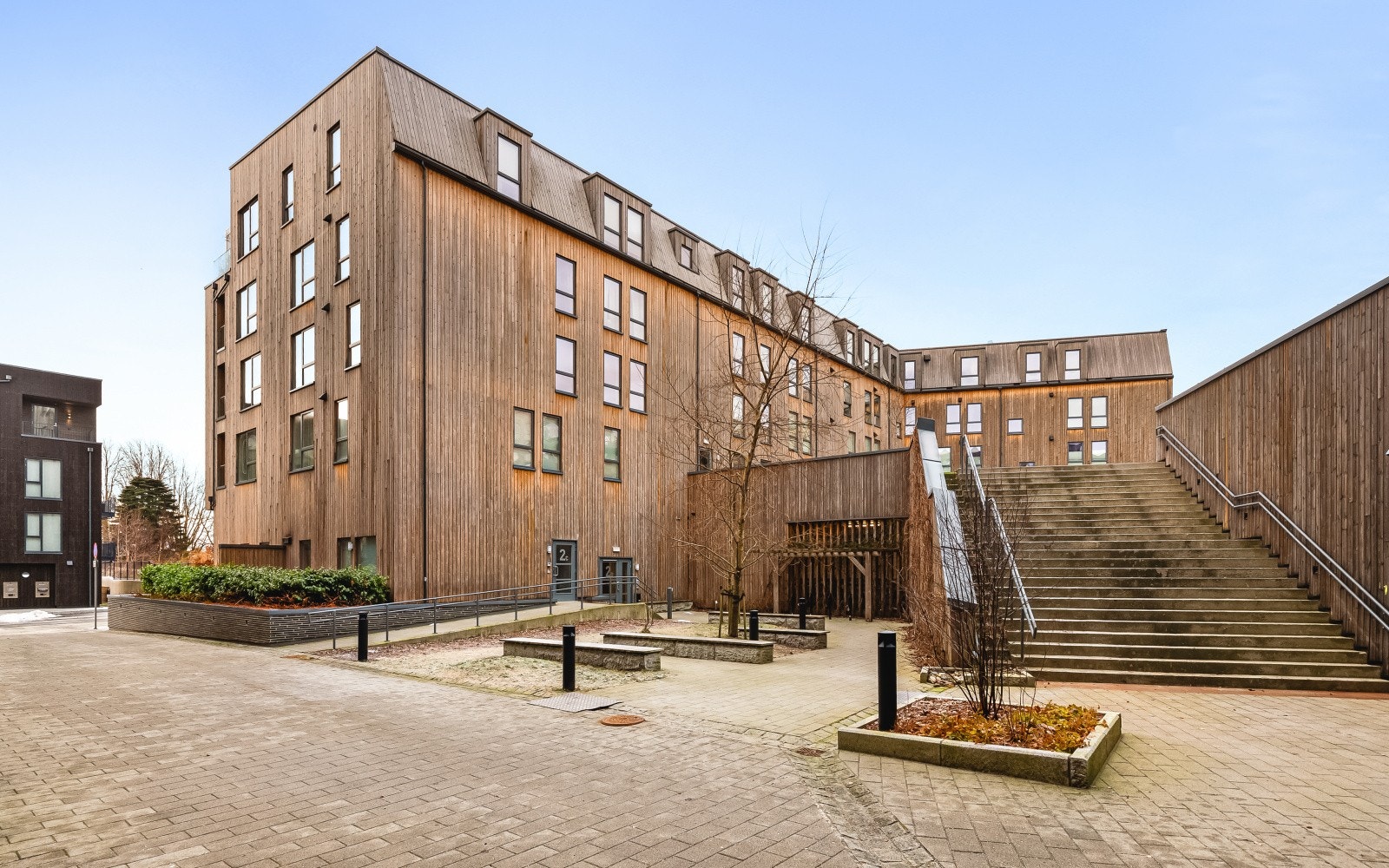 Hyggelig bakgård. Galleribilde