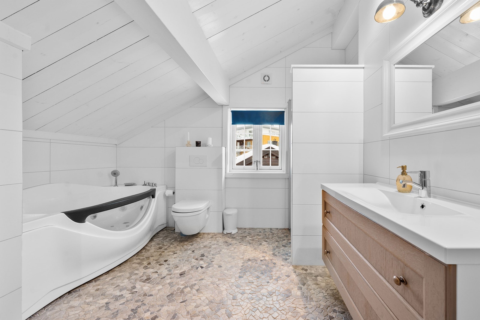 Bad - 2.etg Galleribilde