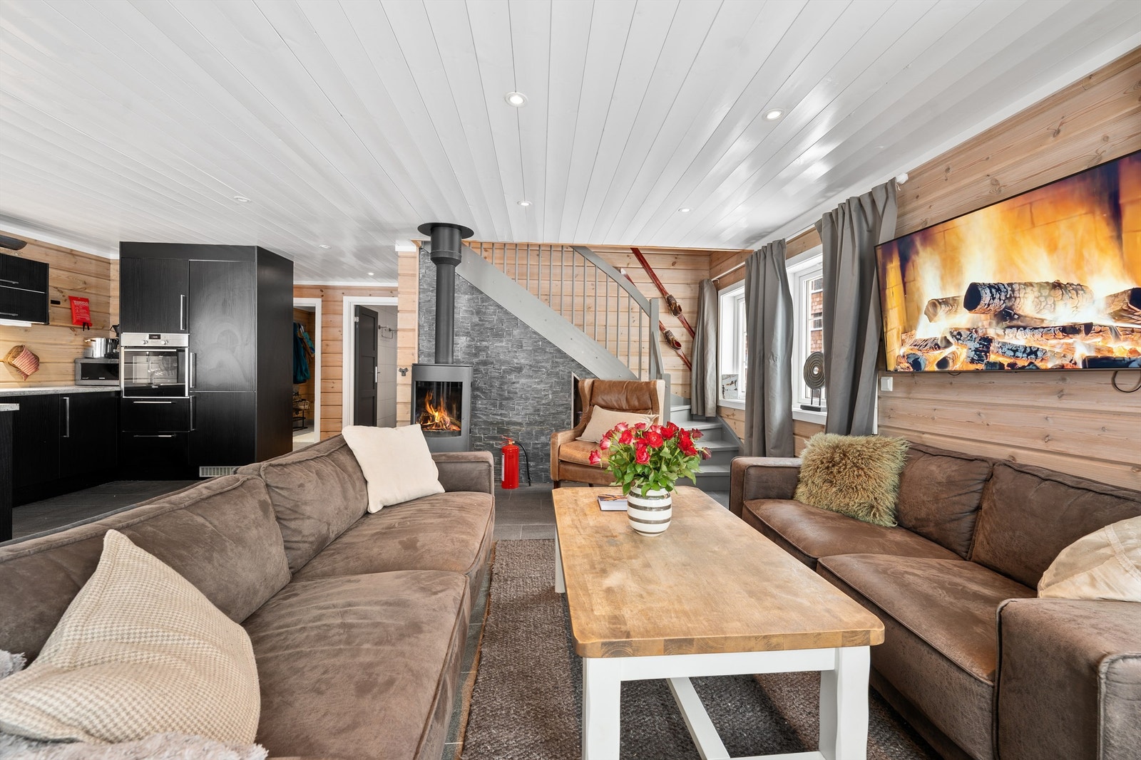 Stue med trapp opp til loftstuen Galleribilde