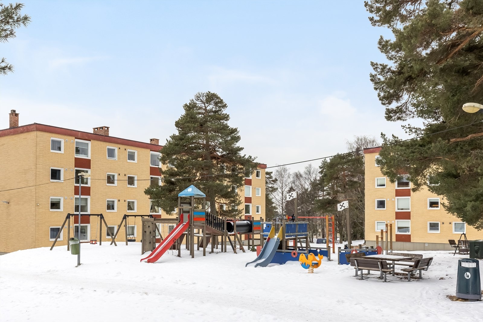 Svært barnevennlig og rolig område med kort avstand til en rekke lekeplasser, barnehager og skoler. Galleribilde