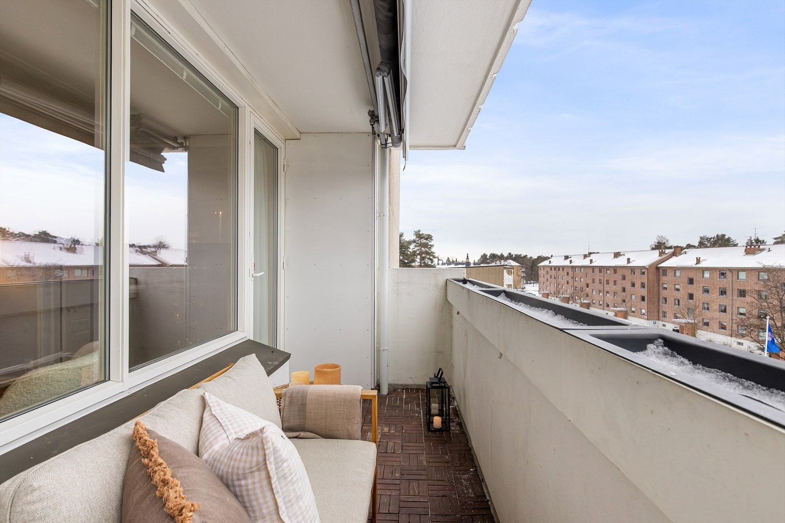 Balkong på ca. 5 m² med nordvendt beliggenhet, hvor man kan nyte herlig morgen- og formiddagssol. Galleribilde