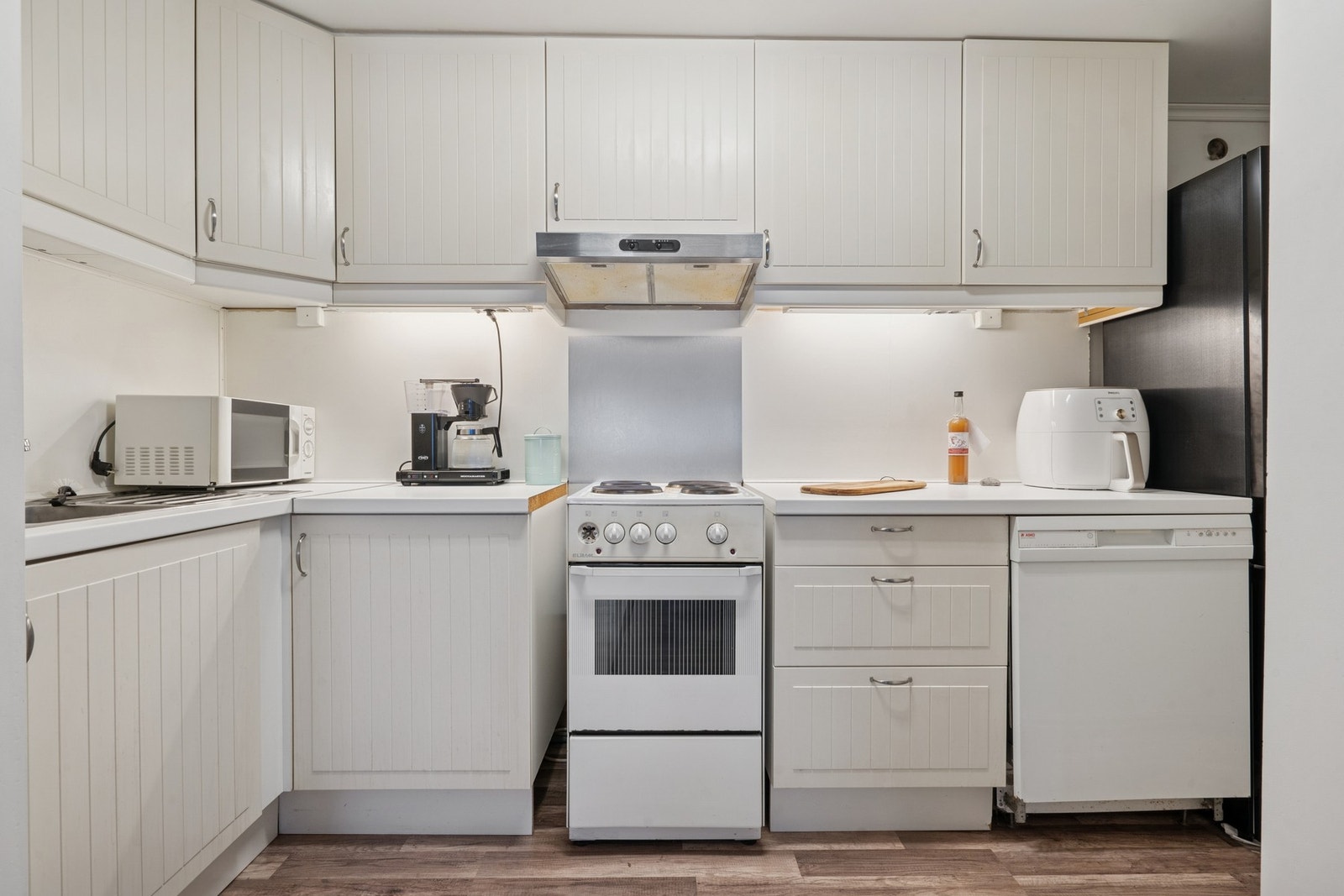 Fullt funksjonabelt kjøkken i utleiedelen i underetasjen. Galleribilde