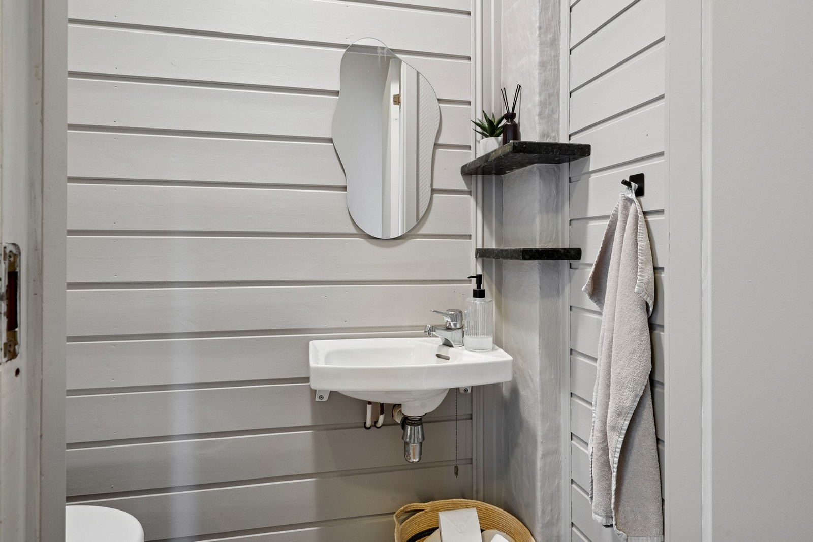 Toalettrom oppe. Galleribilde