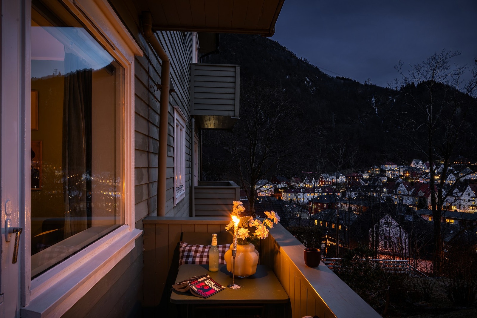 En nydelig hjørneleilighet med god standard, utsikt fra balkong, gode solforhold og egen parkeringsplass. Galleribilde