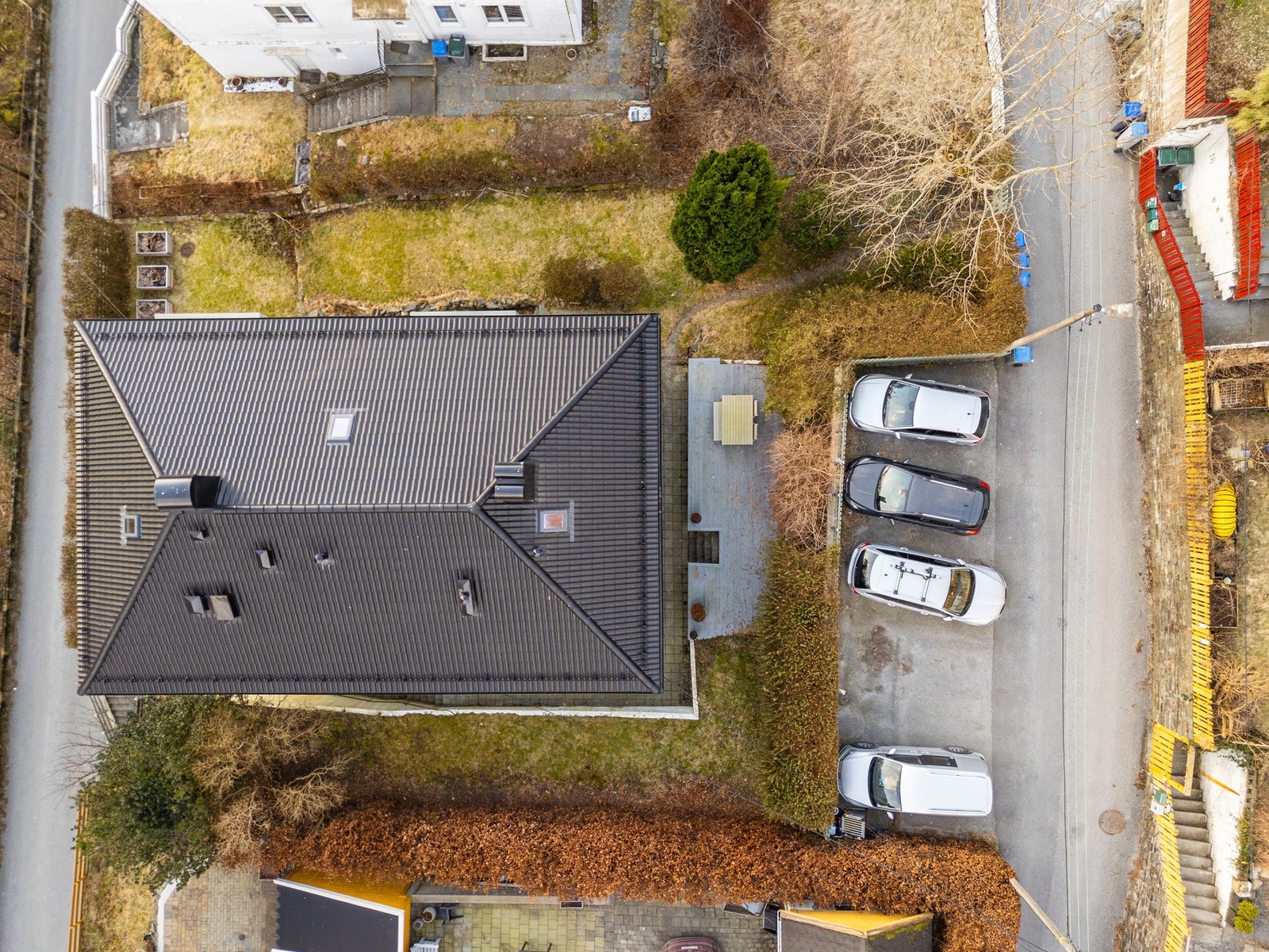 Tomten til aksjelaget gjør at du ligger usjenert til, samt at du har egen parkering på tomten. Galleribilde